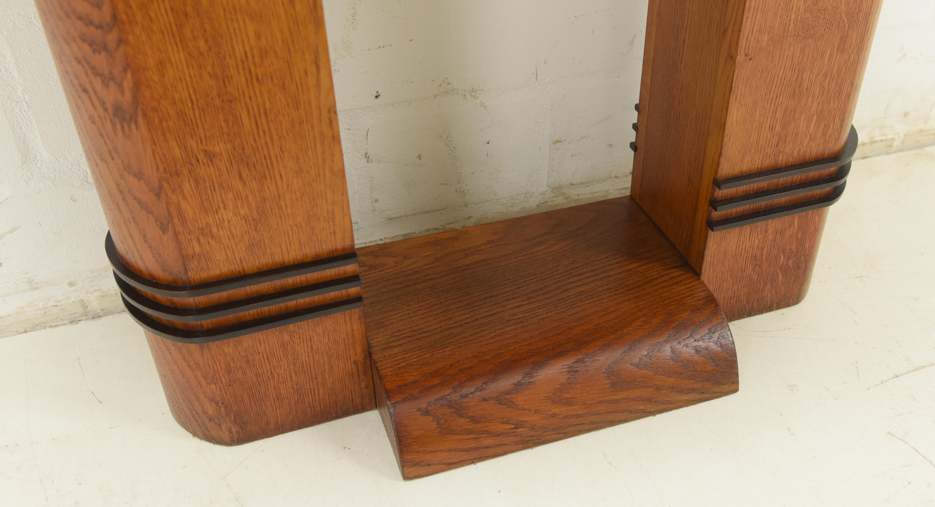 Konsolentisch / Wandtisch aus Eichenholz-Mahagoni im Art déco-Stil 1/2, 1930 im Angebot 3