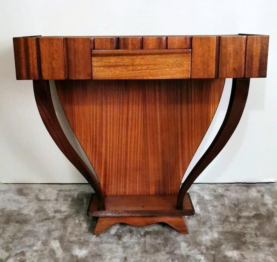 Art Deco Console Table with Green Glass Top In Good Condition For Sale In Prato, Tuscany