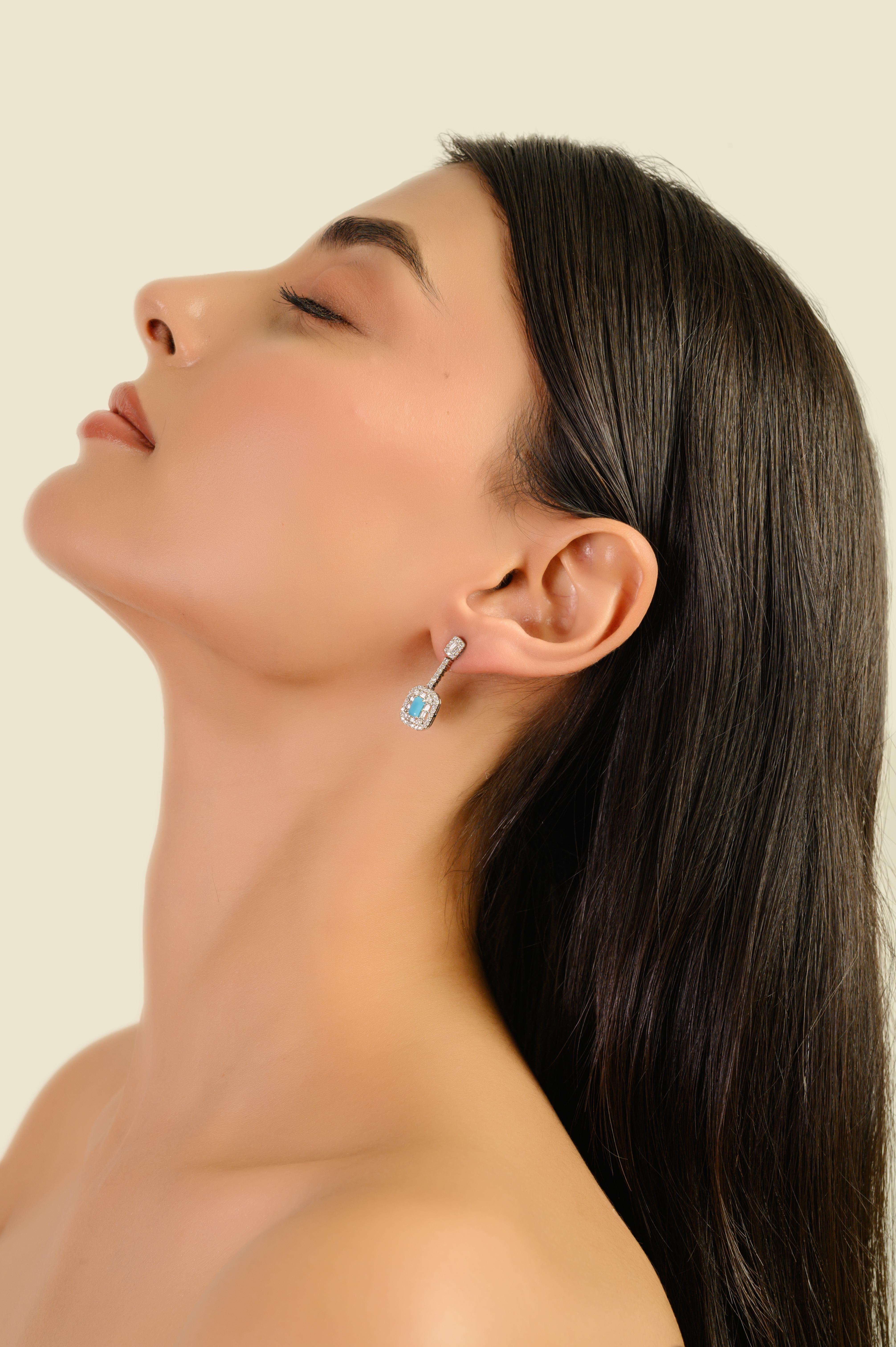 Taglio misto Orecchini a goccia con diamante e turchese convertibili in oro bianco 14 carati in vendita