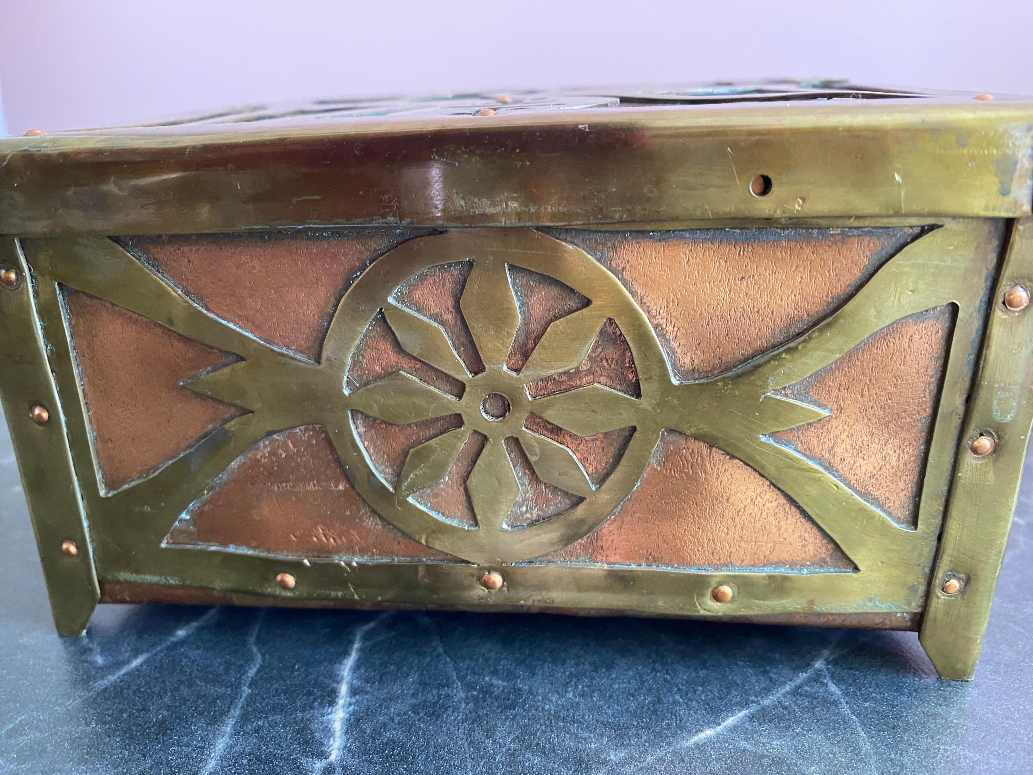 Scatola Art Deco in rame e ottone in vendita 2