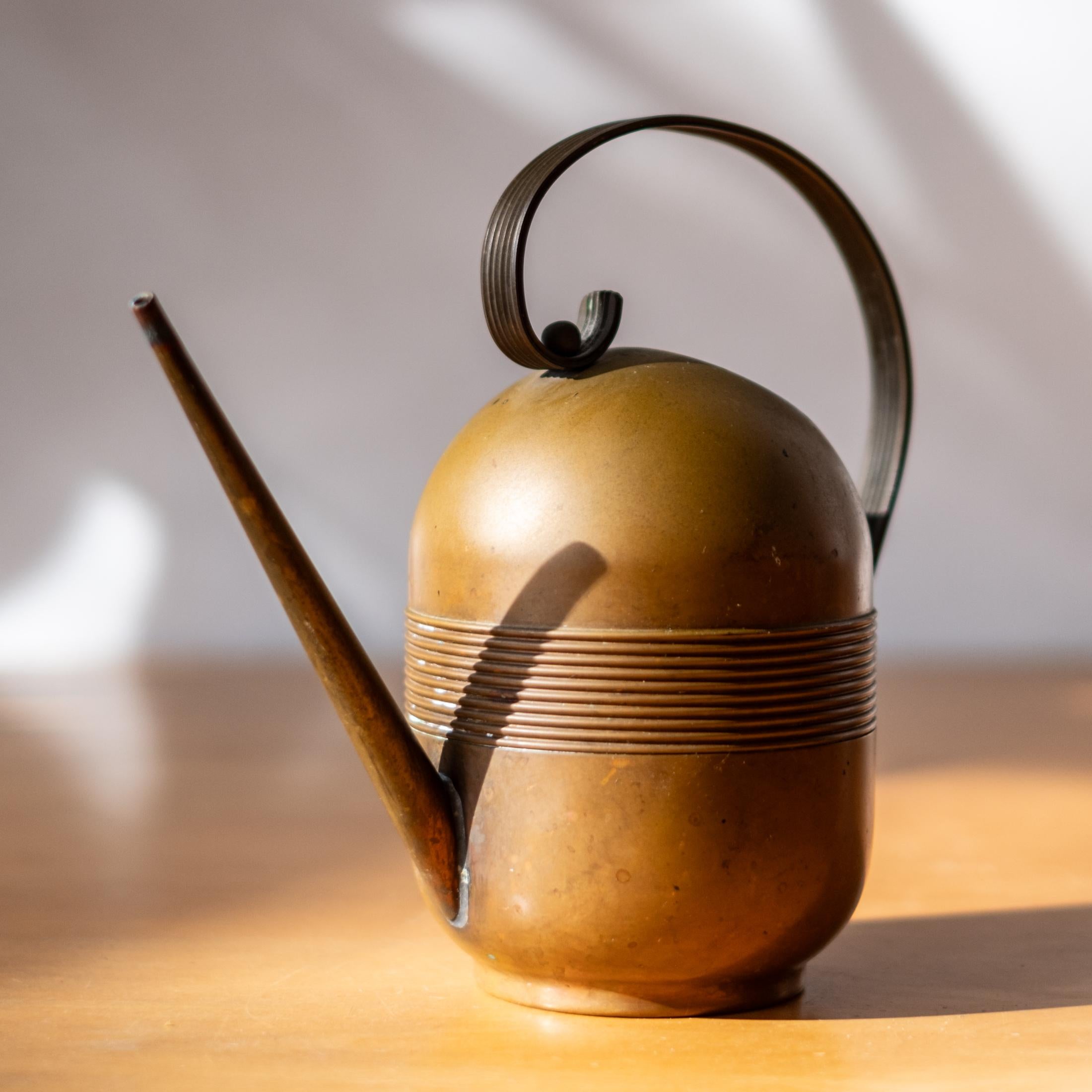Art Deco Copper and Brass Watering Can by Chase In Good Condition For Sale In San Diego, CA