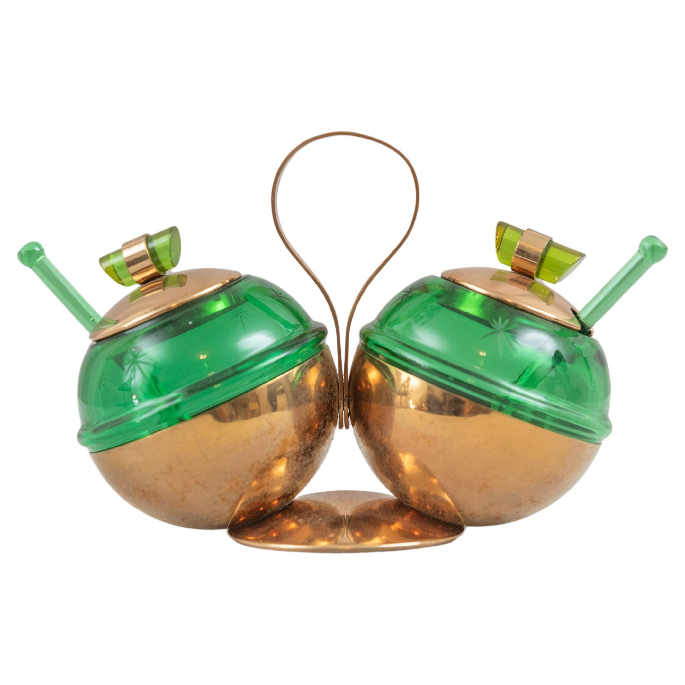 Ensemble à condiments Art Déco en cuivre et verre vert, vers les années 1930