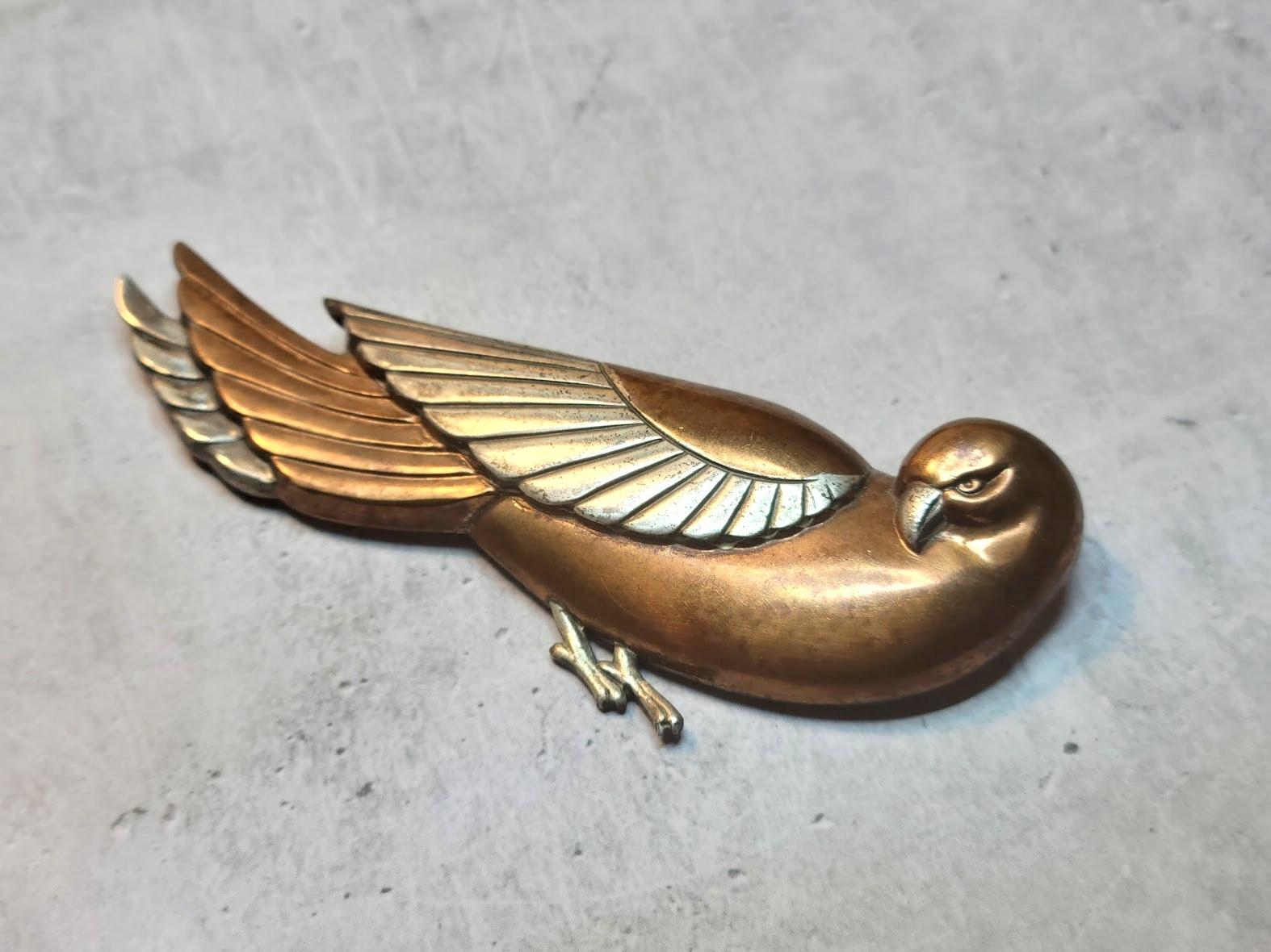 Art Deco Kupfer und Silber Taube Vogel Brosche Anstecknadel (Art déco) im Angebot