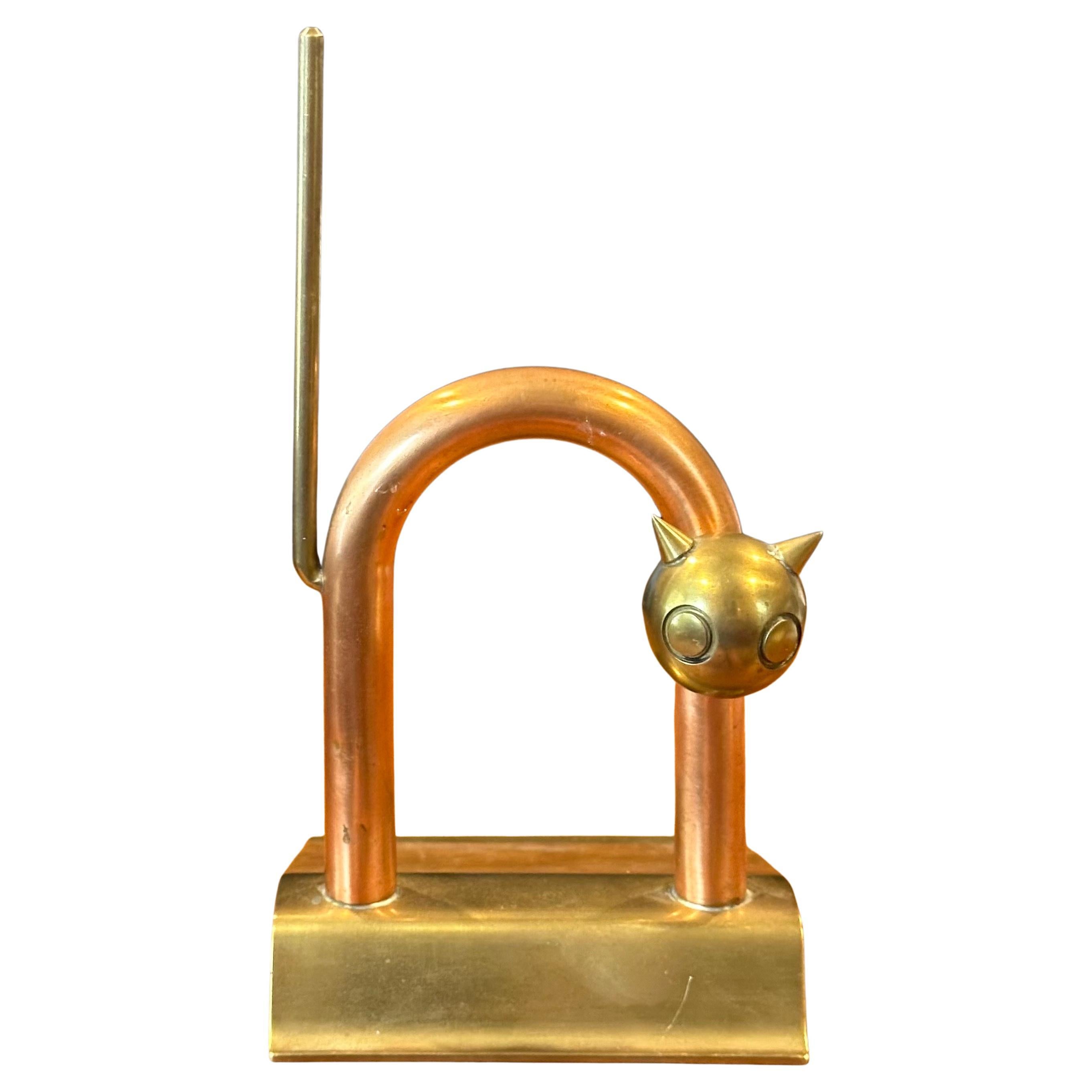 Stop-porte chat Art déco en cuivre et laiton de Walter Von Nessen pour Chase & Co. en vente 9