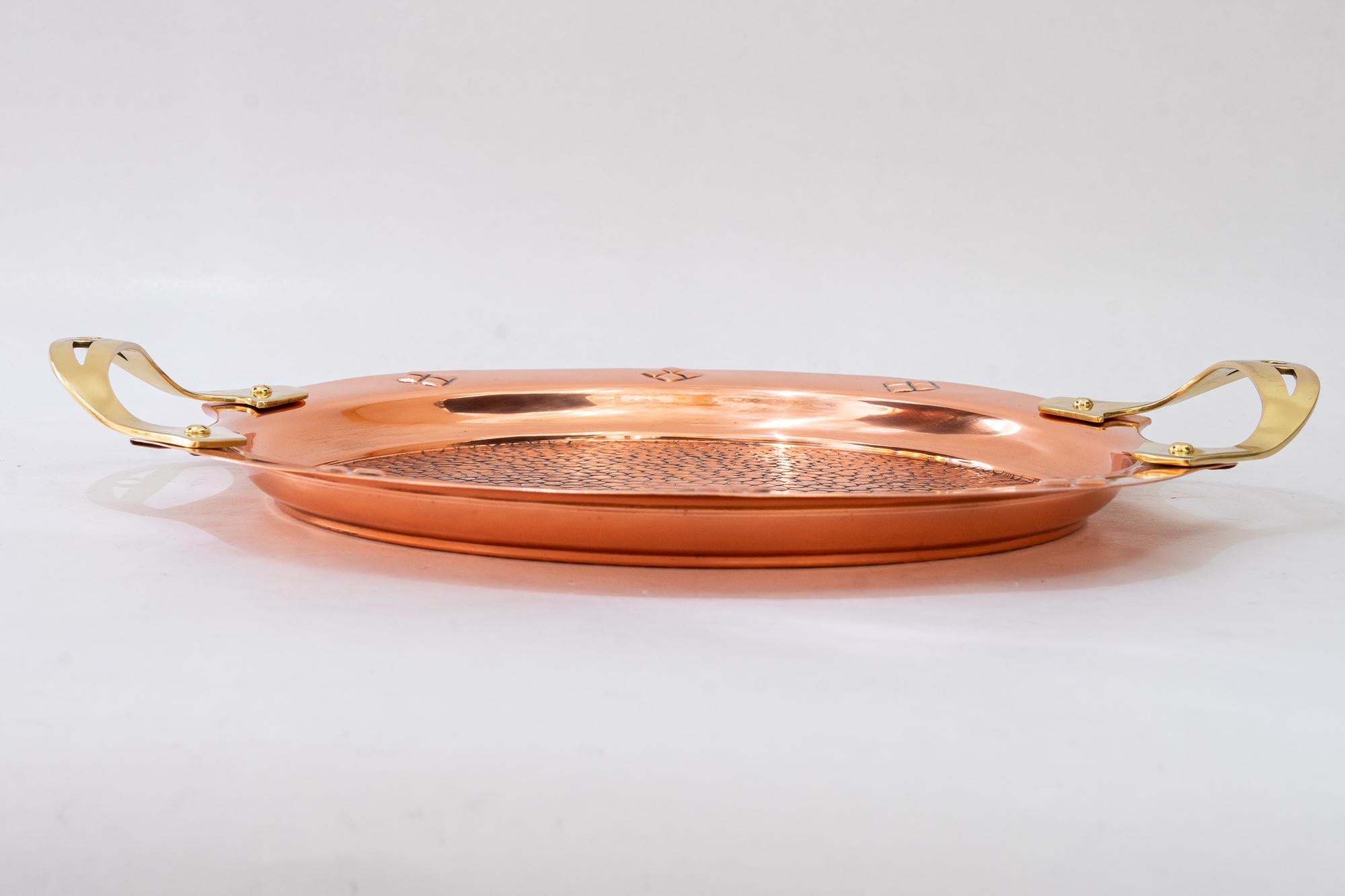 Art Deco Kupfer, Messing Servierplatte Wien um 1920er Jahre (Art déco) im Angebot