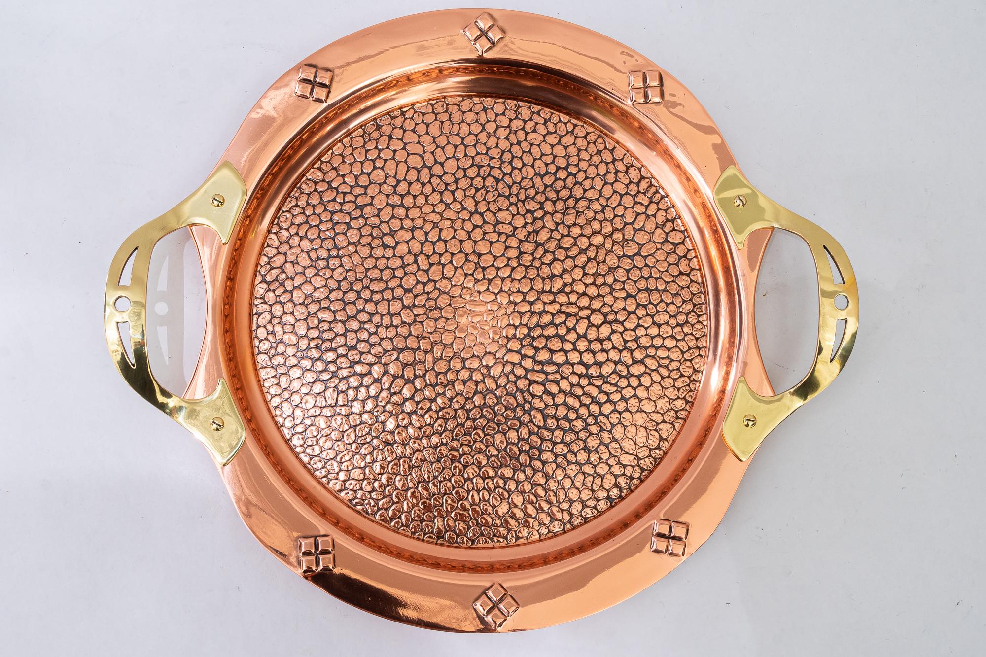 Art Deco Kupfer, Messing Servierplatte Wien um 1920er Jahre (Österreichisch) im Angebot