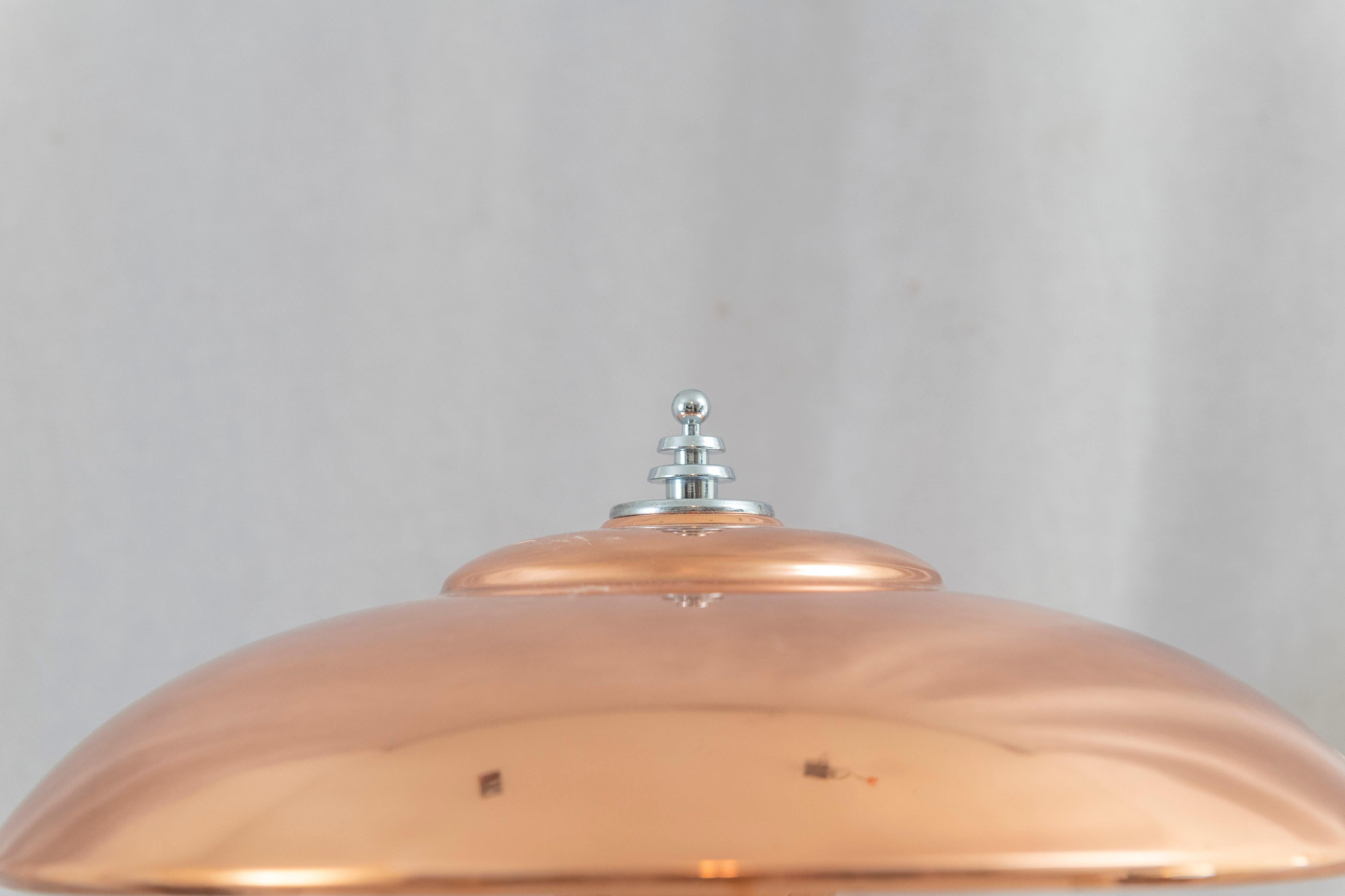 Lampe de bureau Art Déco « Guardsman » en cuivre et chrome par Faries Bon état - En vente à Petaluma, CA