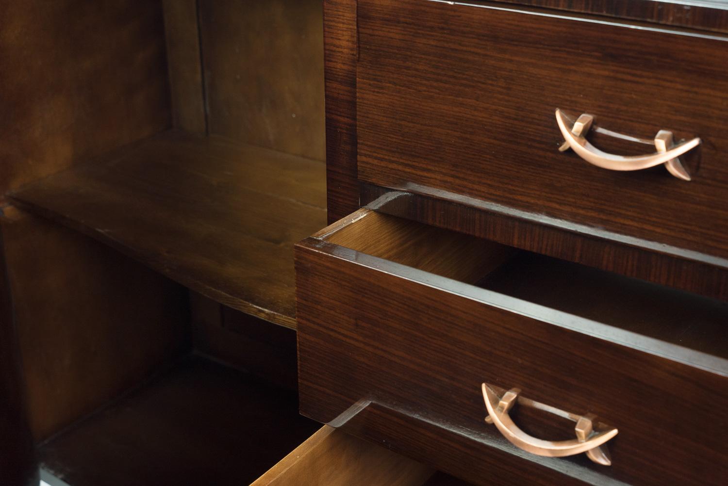 Verni Enfilade Art Déco en cuivre, années 1940 en vente