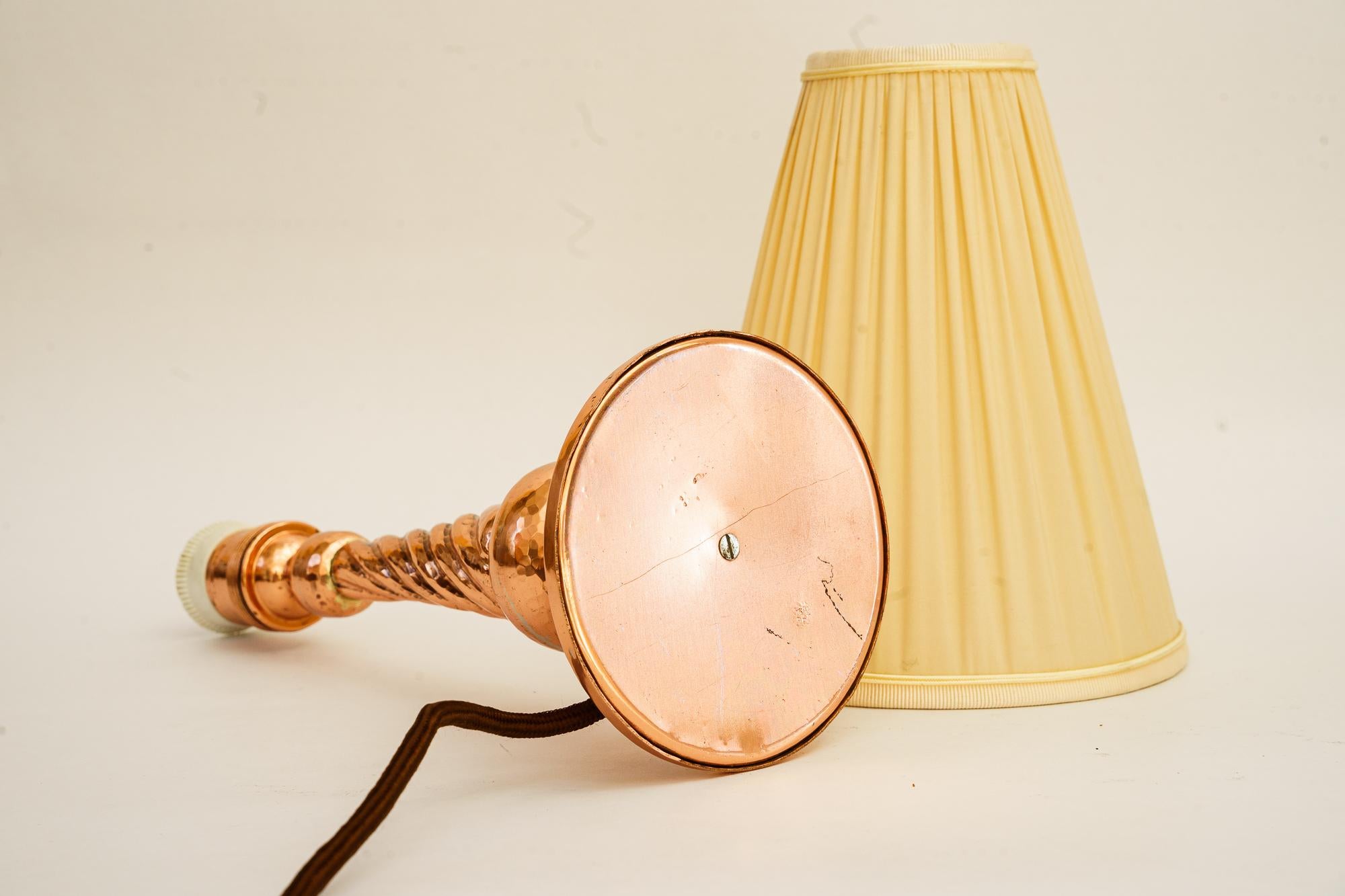 Art Deco Kupfer Tischlampe mit Stoffschirm Wien um 1920s im Angebot 5