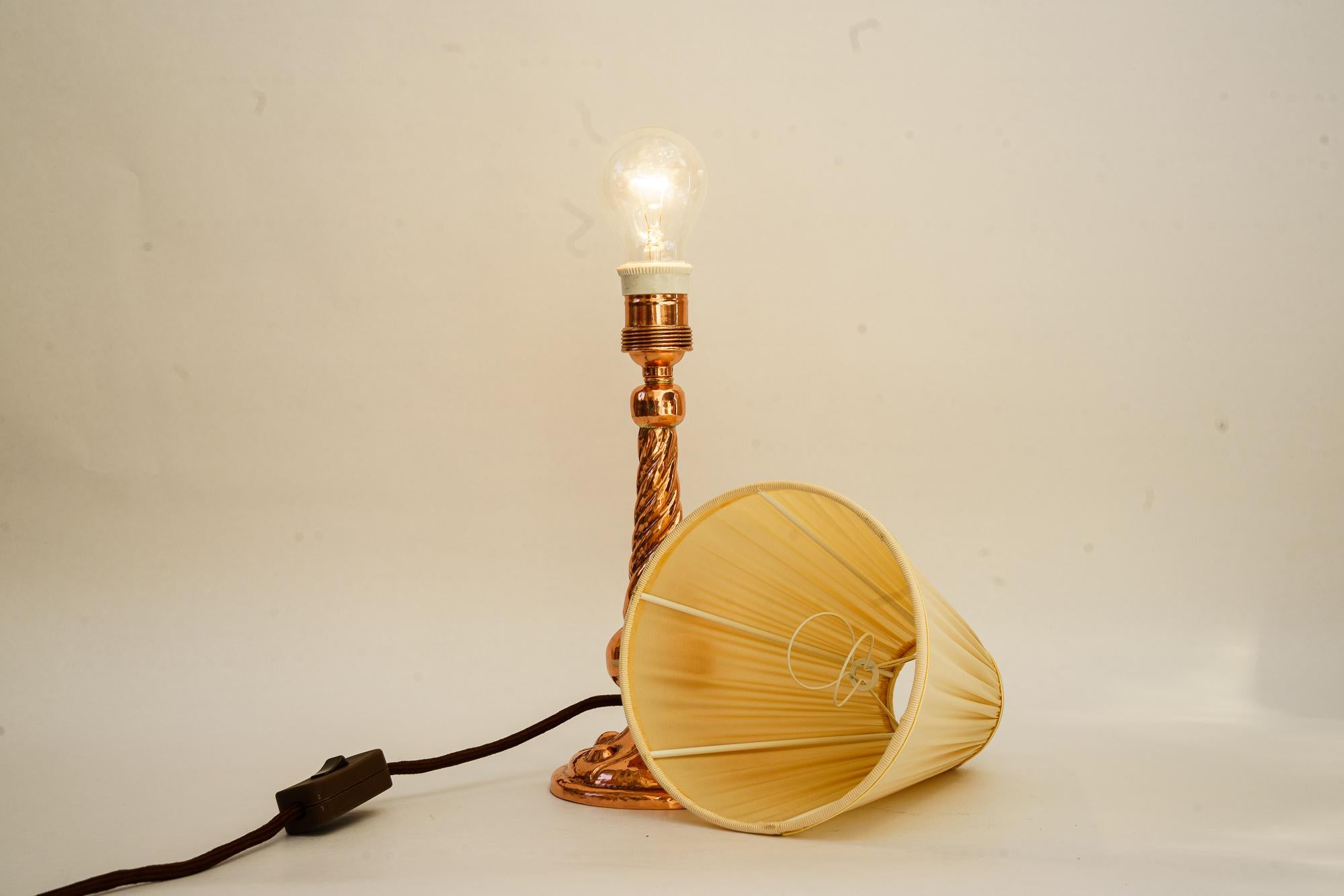 Art Deco Kupfer Tischlampe mit Stoffschirm Wien um 1920s im Angebot 3