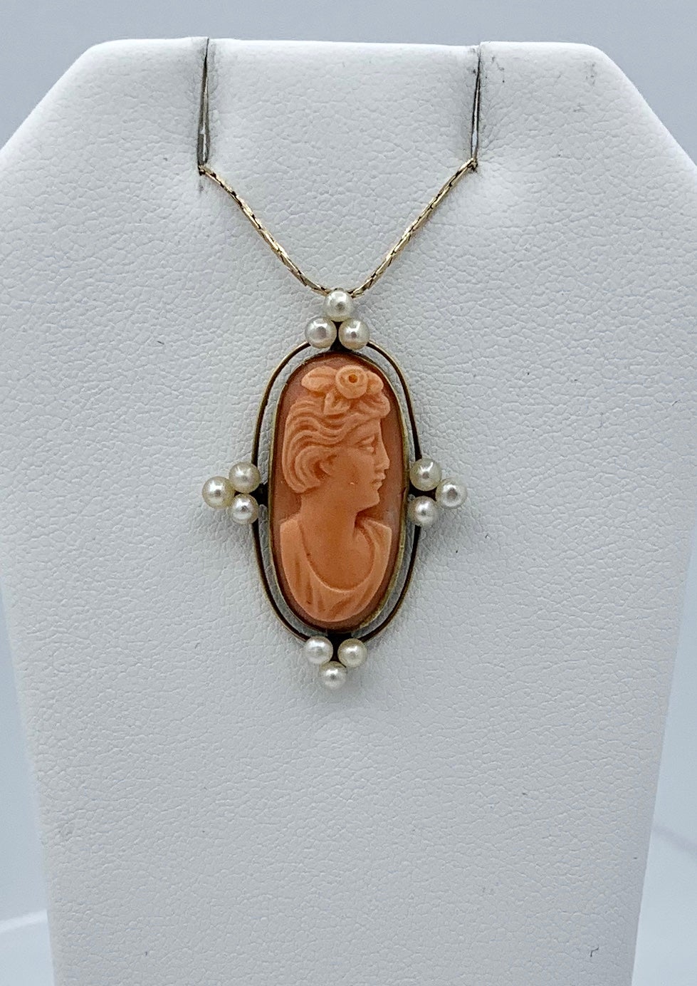 Victorian Art Deco Coral Cameo Pendant Necklace Gold Pearl Neoclassical Goddess Woman For Sale