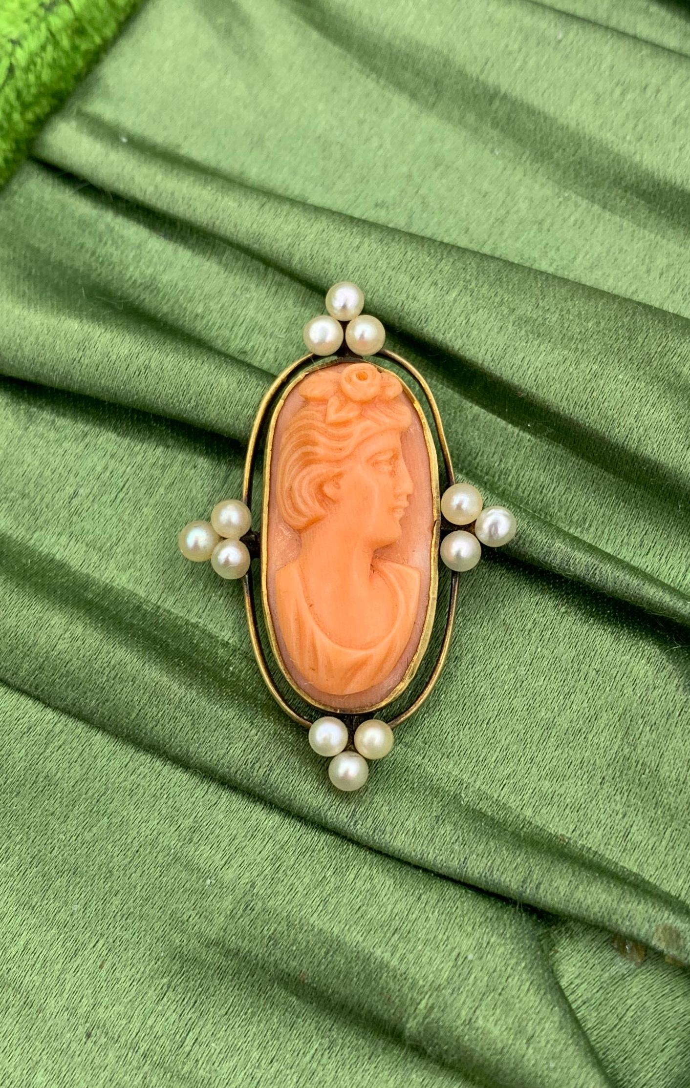 Collier pendentif camée Art déco déesse néoclassique femme en or perlée Pour femmes en vente