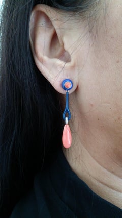 Art Deco Stil Koralle Lapislazuli Gold Diamanten Blau Emaille Tropfenohrringe