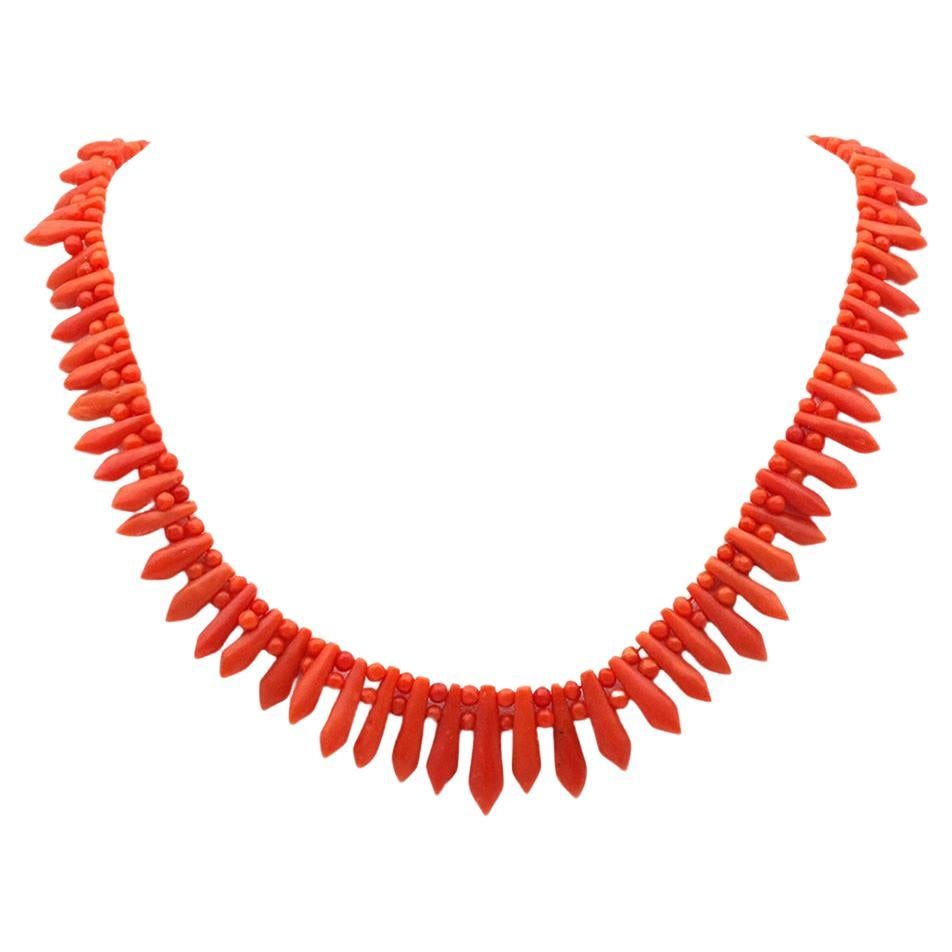 Art Deco coral necklace with 18k gold clasp, Edwardian French chocker necklace