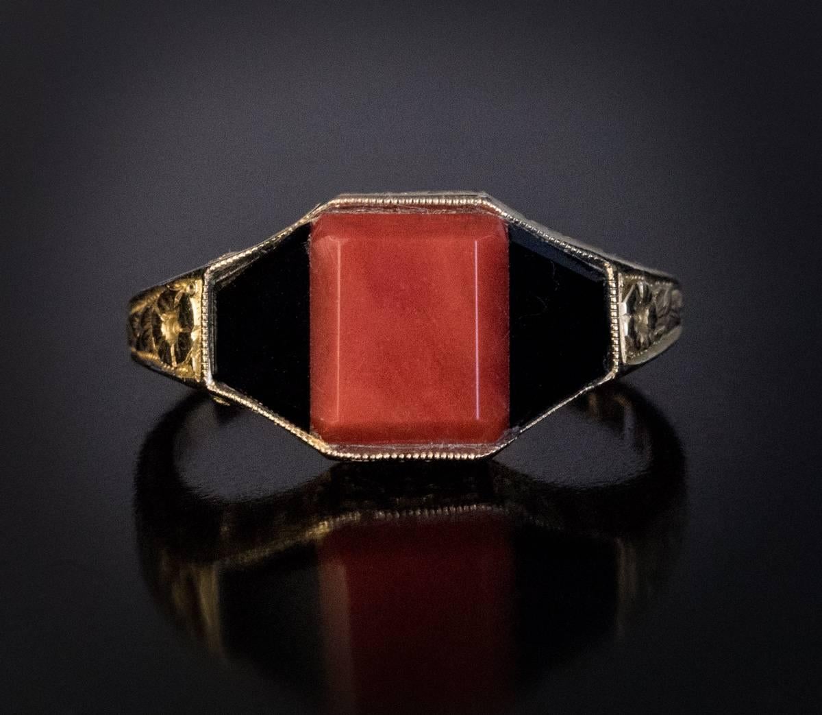 Art Deco Coral Onyx Gold Unisex Ring 2
