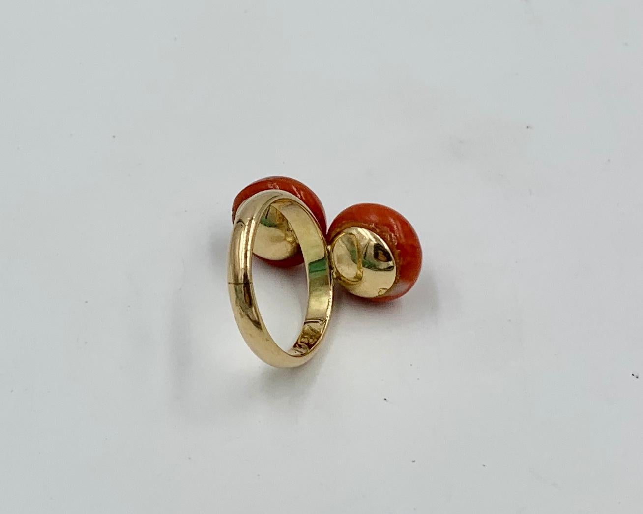 Art Deco Coral Ring 14 Karat Gold Red Salmon Coral Cabochon, 1924 For Sale 4