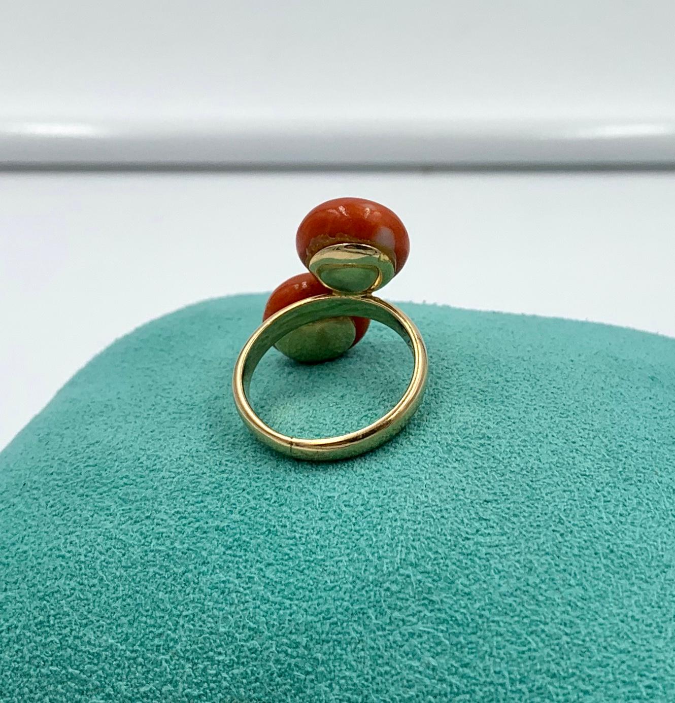 Art Deco Coral Ring 14 Karat Gold Red Salmon Coral Cabochon, 1924 For Sale 5