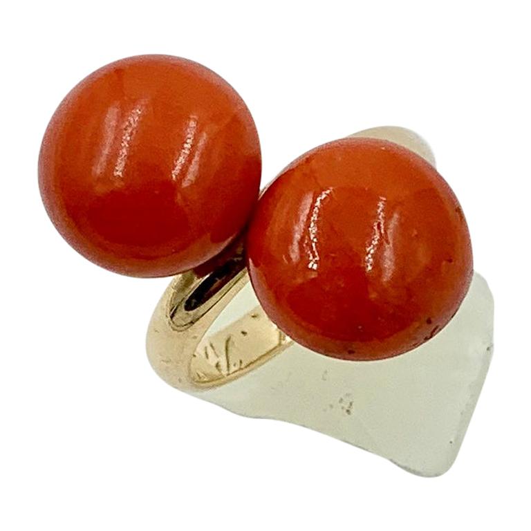 Art Deco Coral Ring 14 Karat Gold Red Salmon Coral Cabochon, 1924