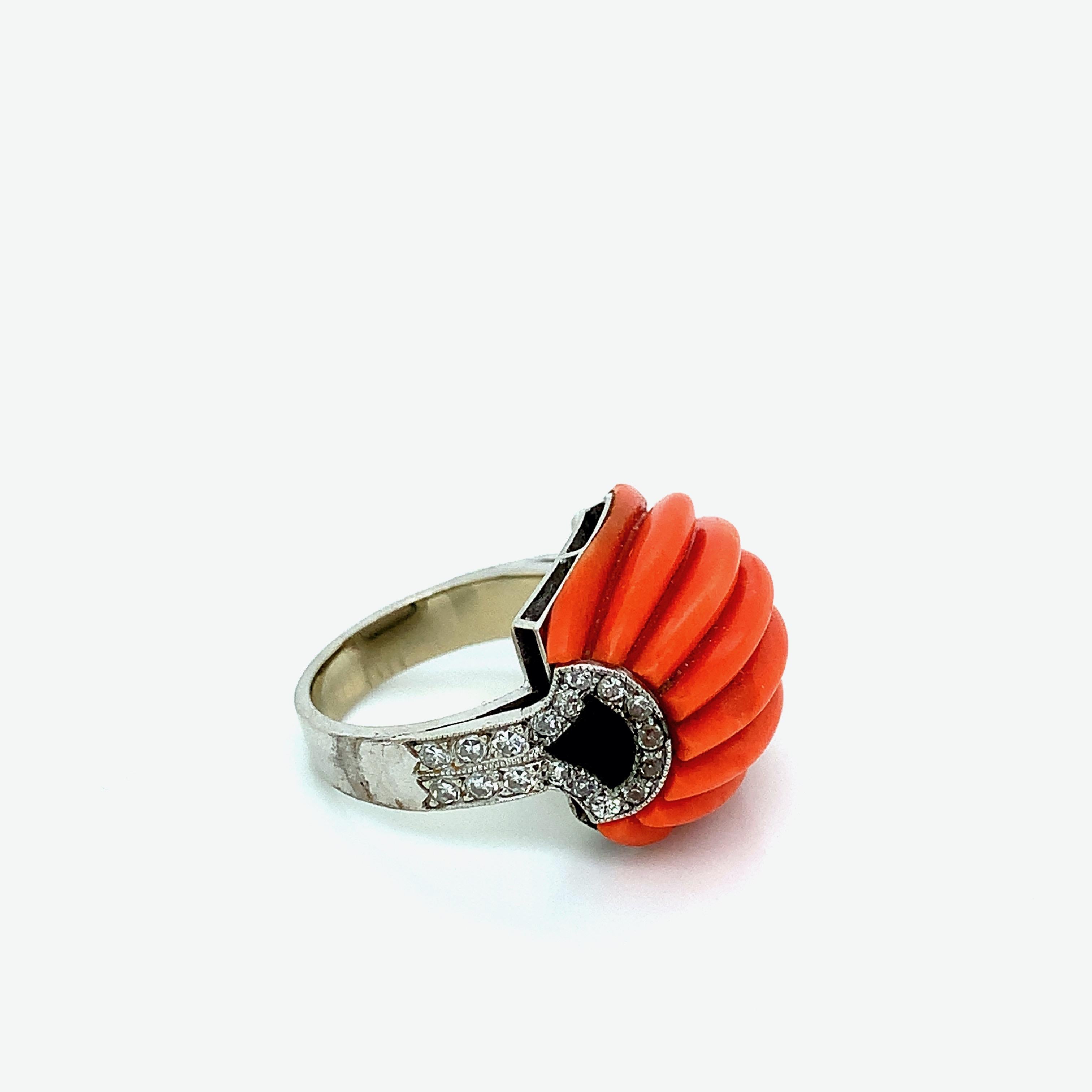 Art Deco Coral Ring In Good Condition For Sale In New York, NY