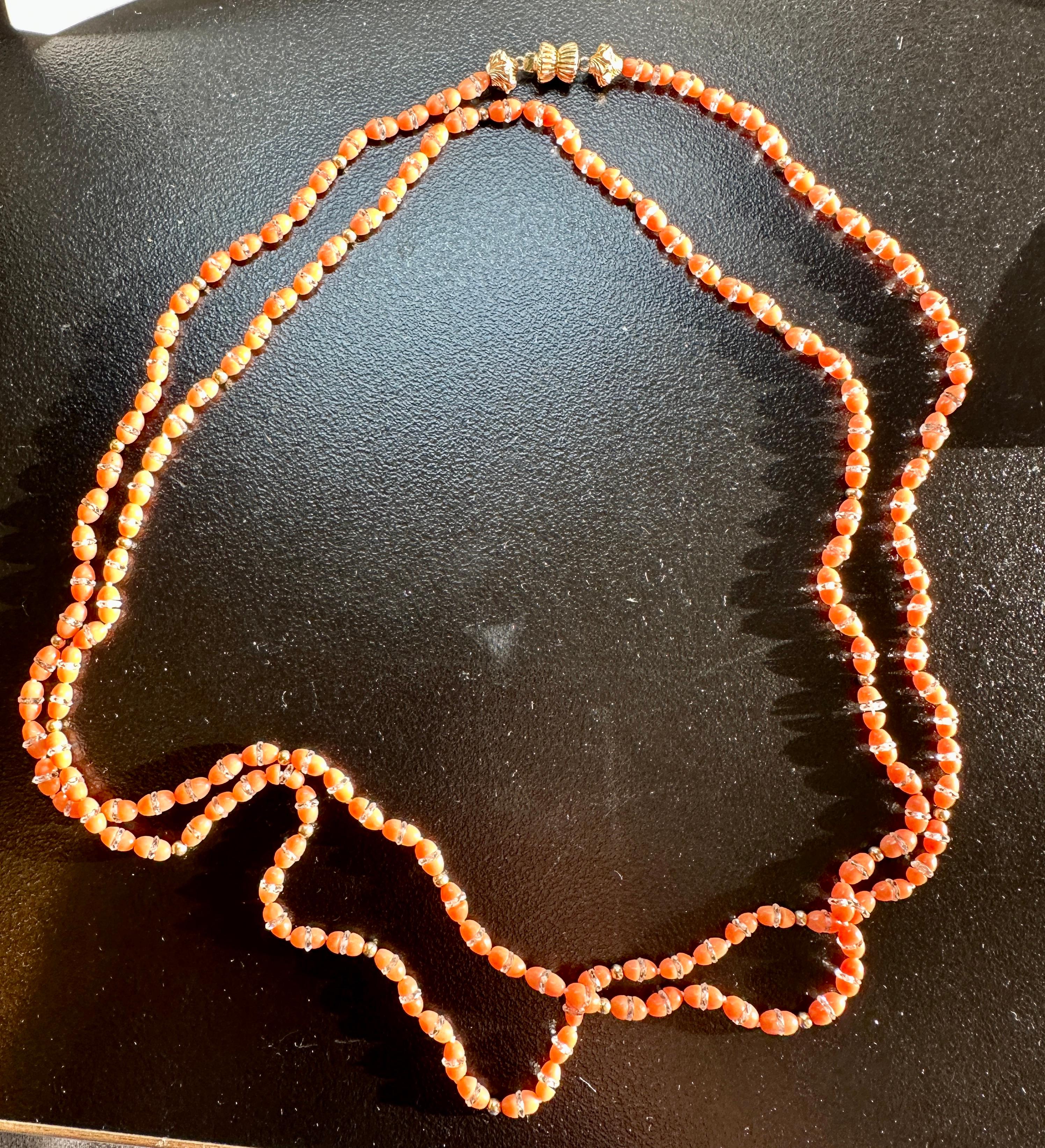 Art Deco Koralle Bergkristall Halskette 50 Zoll 14 Karat Gold Antike Rondelles im Zustand „Hervorragend“ im Angebot in New York, NY