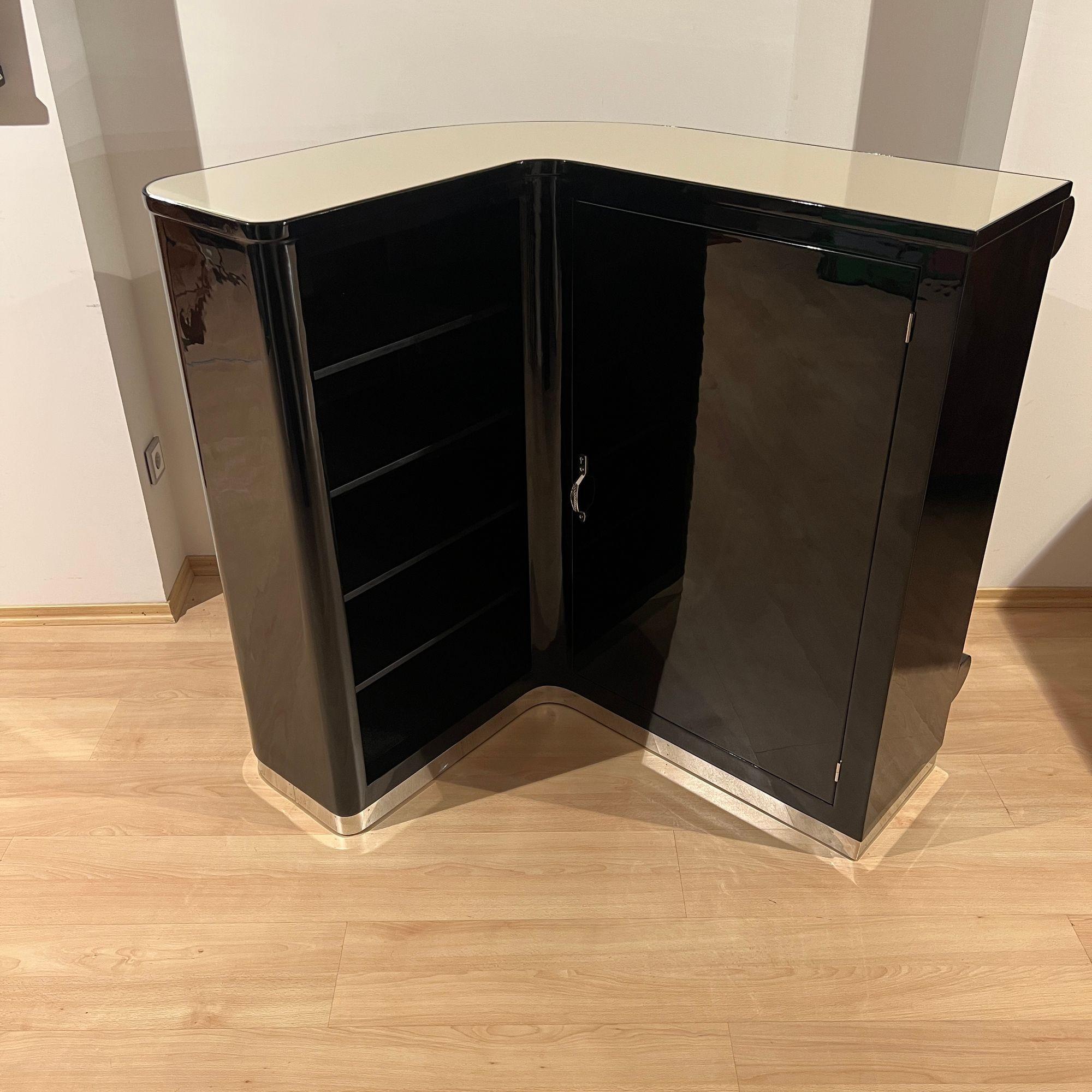 Art Deco Eckbar mit 4 Hockern, schwarzer Lack, cremefarbenes Glas, Frankreich um 1930 (Mitte des 20. Jahrhunderts) im Angebot