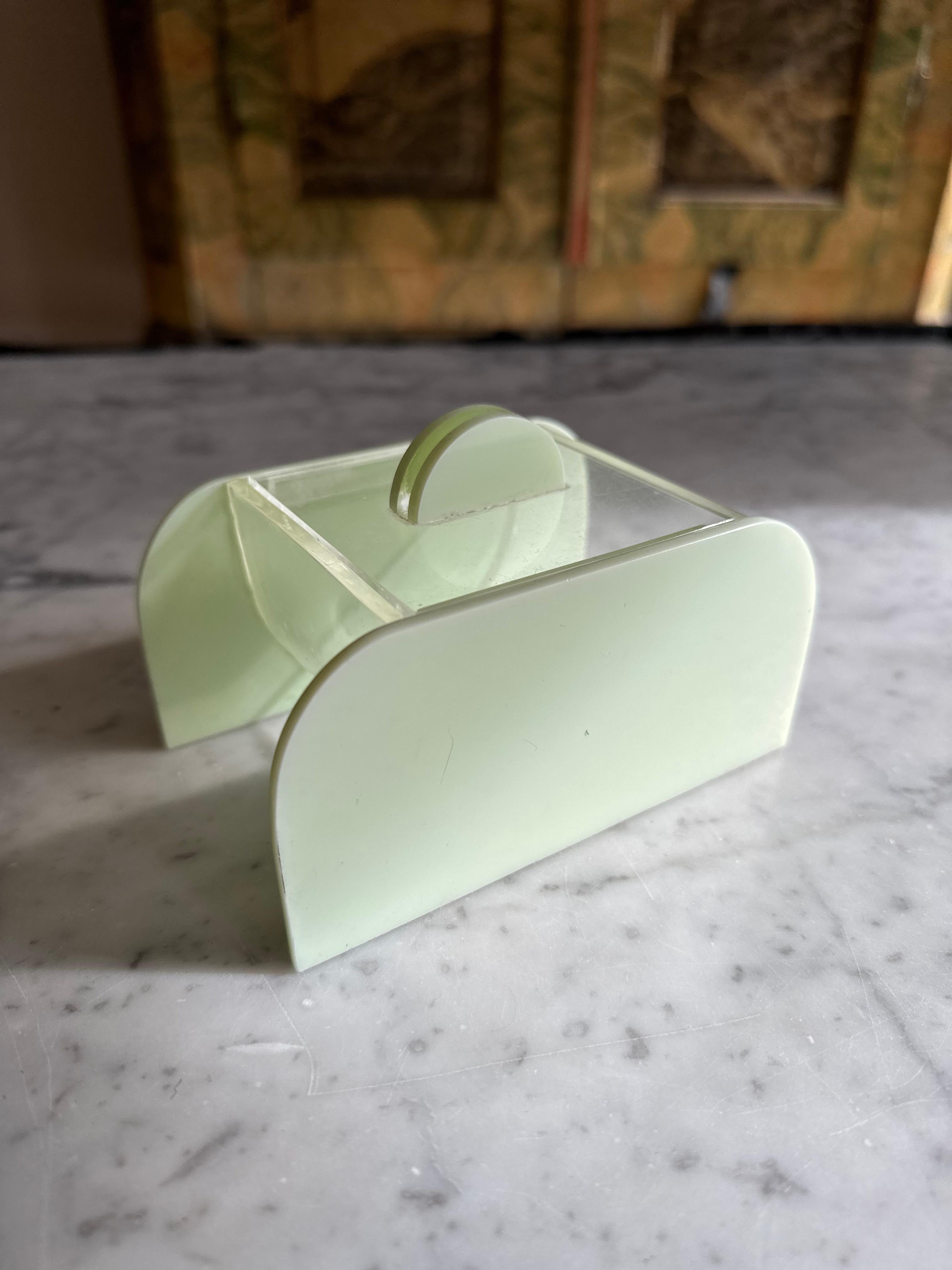 Boîte à cosmétiques Art Déco, verre acrylique, vert menthe Bon état - En vente à Hamburg, DE