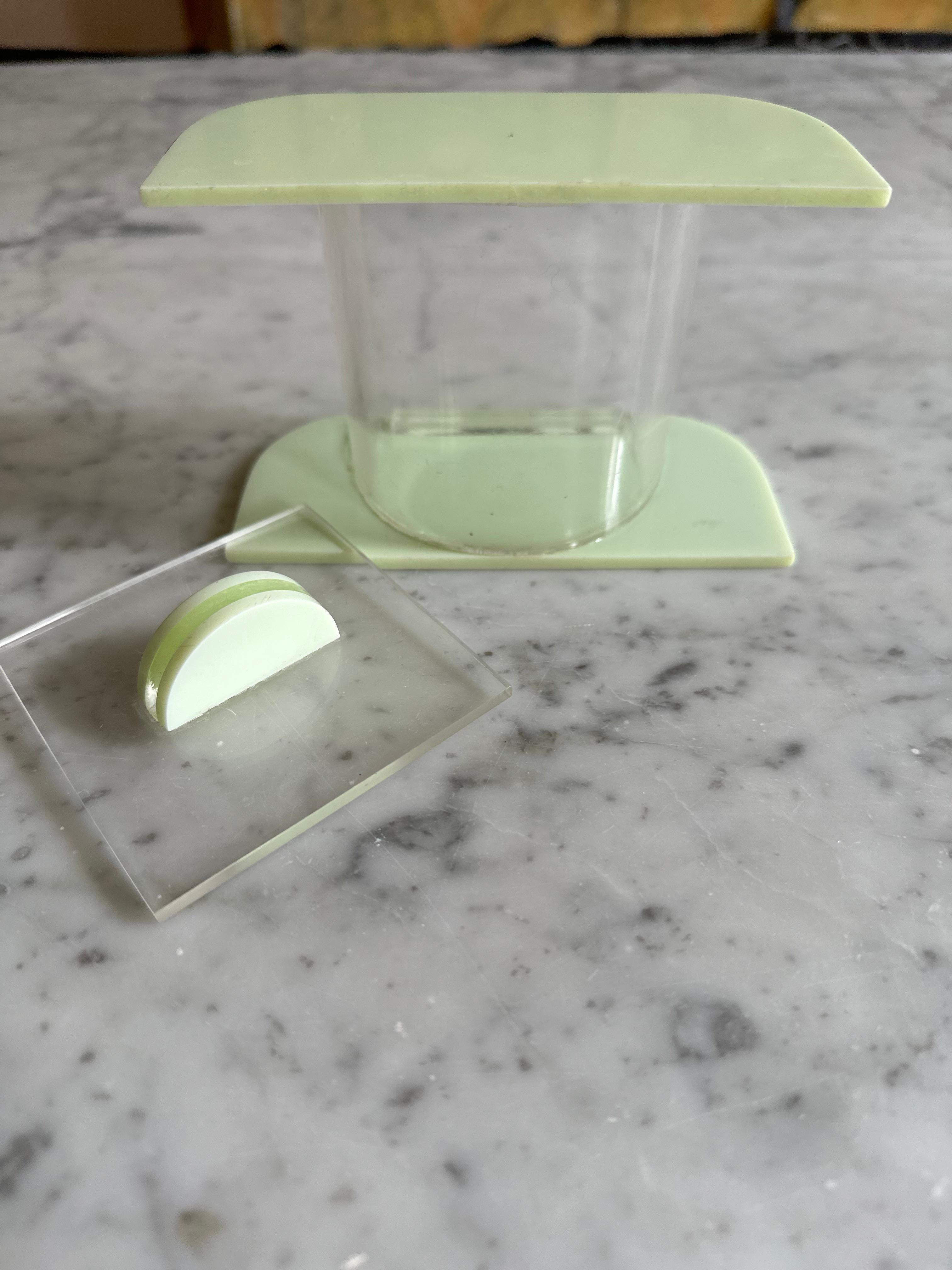 Boîte à cosmétiques Art Déco, verre acrylique, vert menthe en vente 1