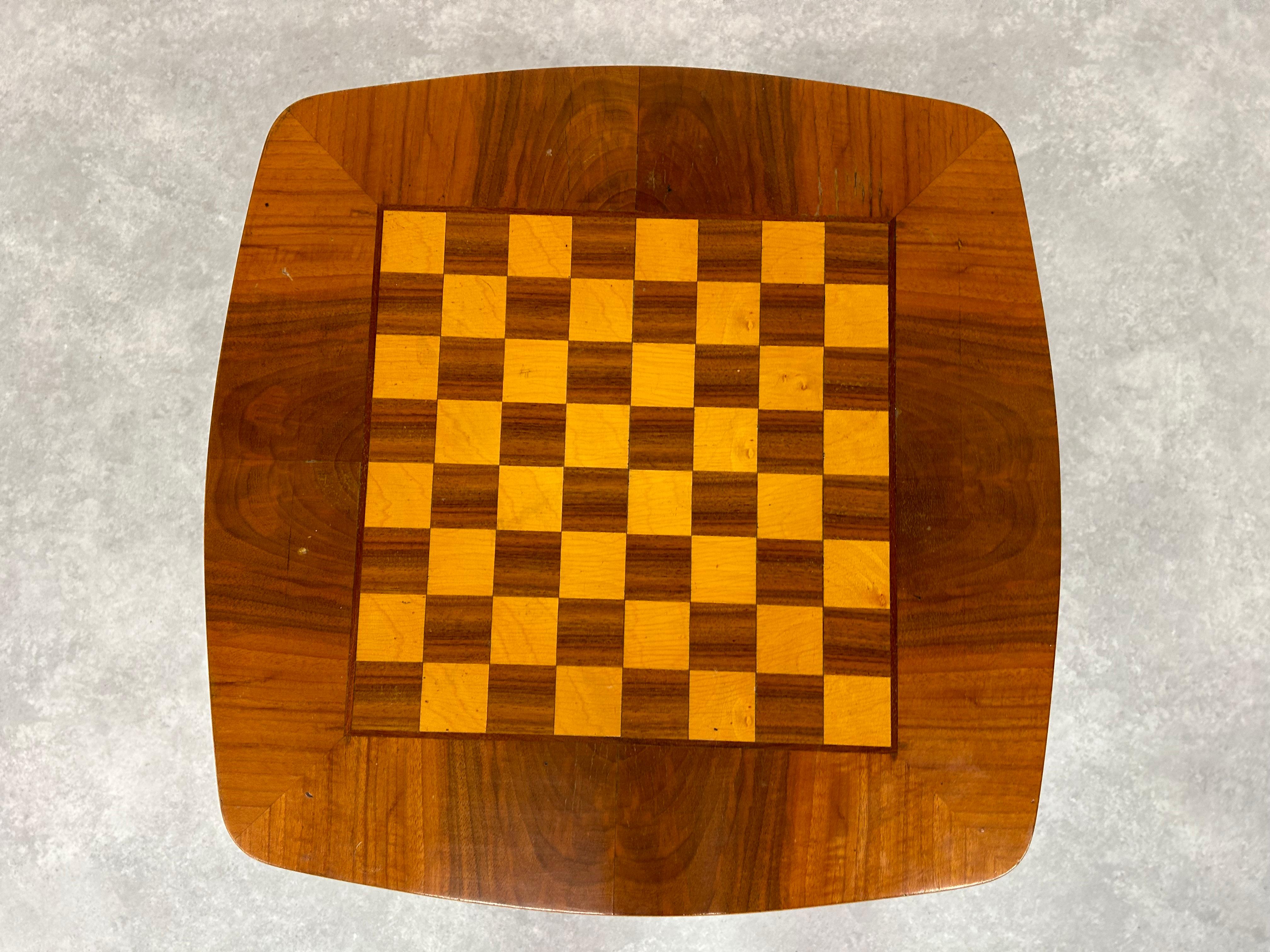 Mesa cangrejo art déco con tablero de ajedrez de Jidřich Halabala Eslovaco en venta
