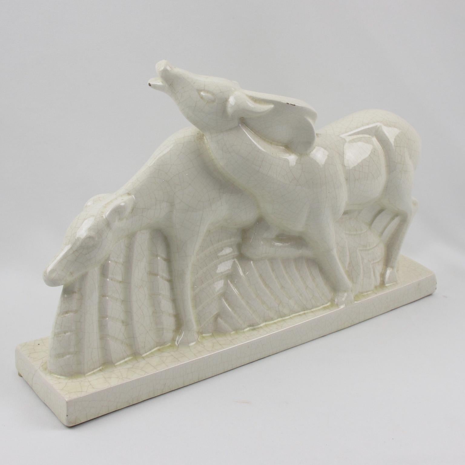 Escultura Art Decó de cerámica craquelada de ciervo antílope de Charles Lemanceau, años 20 Francés en venta