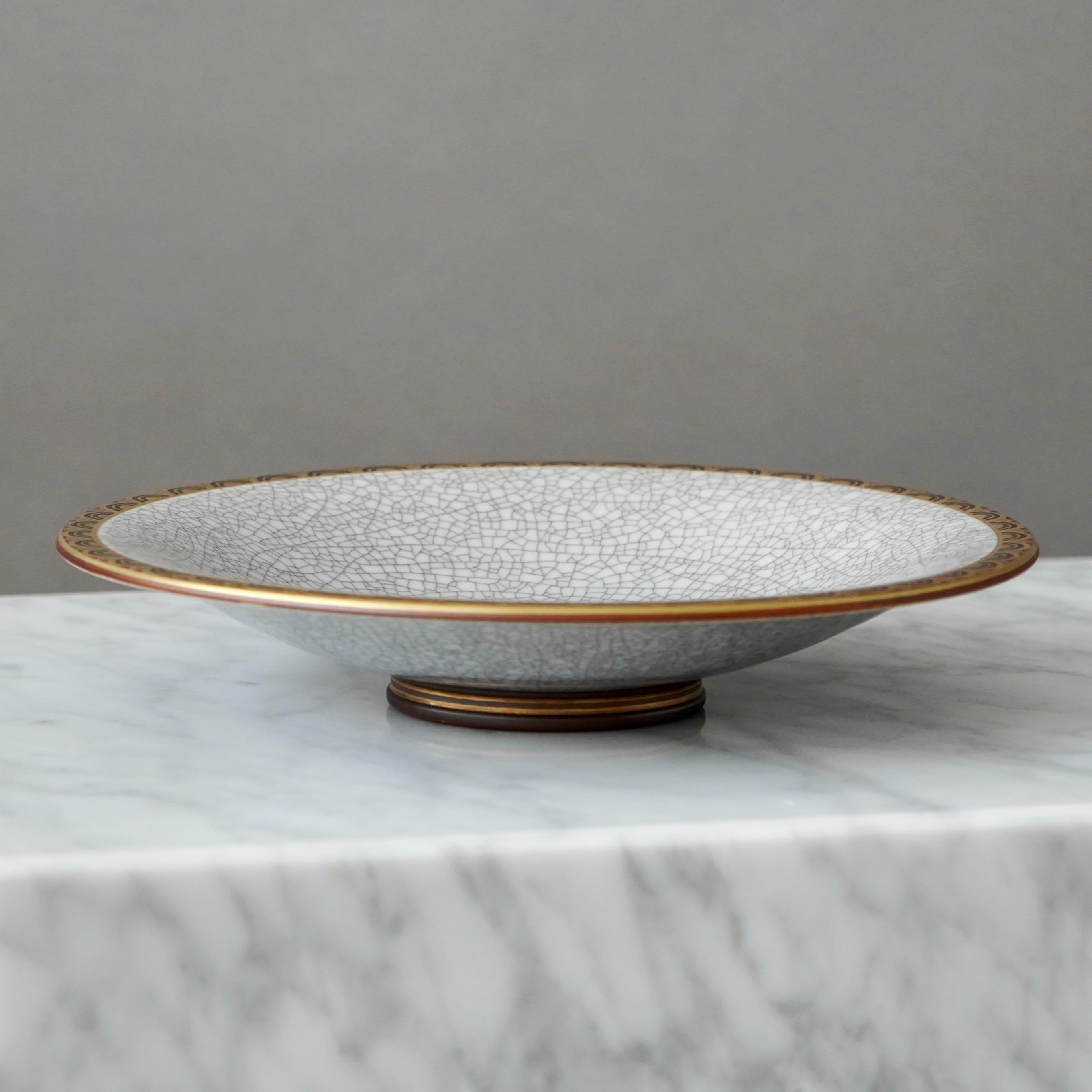 Suédois Plat Art Déco émaillé craquelé de Gunnar Nylund pour ALP, Suède, années 1930 en vente