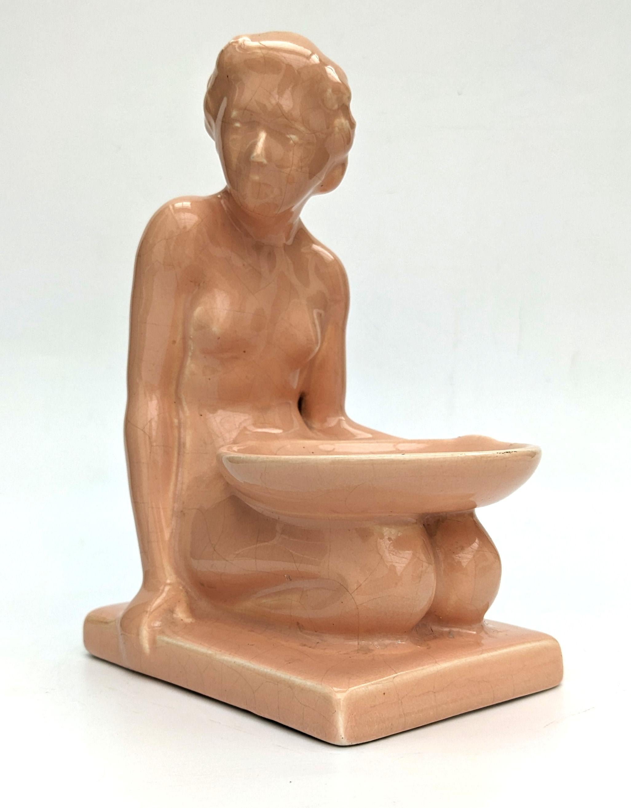 Art-déco-Keramikfigur mit Craquelé-Glasur und weiblicher Keramikfigur, um 1930 (20. Jahrhundert) im Angebot