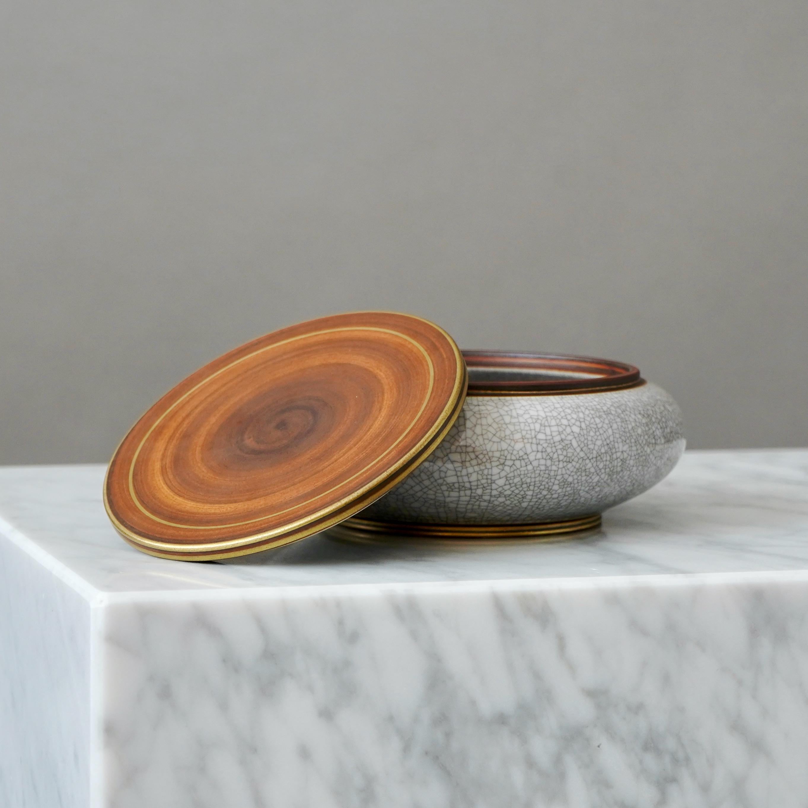 Art Deco Crackle Glazed Lidded Bowl by Gunnar Nylund for ALP, Sweden, 1930s In Good Condition For Sale In Malmö, SE