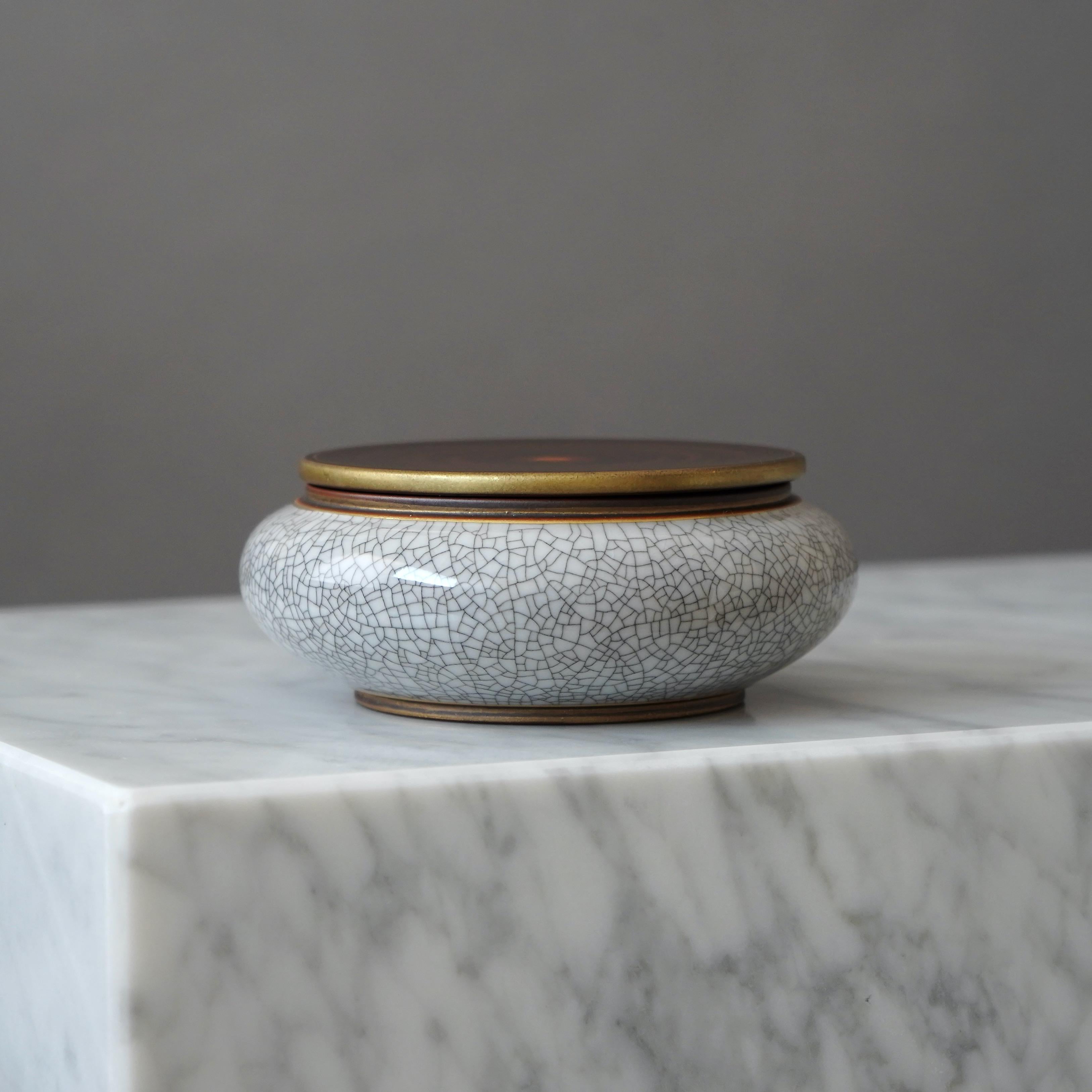 Vernissé Bol à couvercle Art Déco émaillé craquelé de Gunnar Nylund pour ALP, Suède, années 1930 en vente