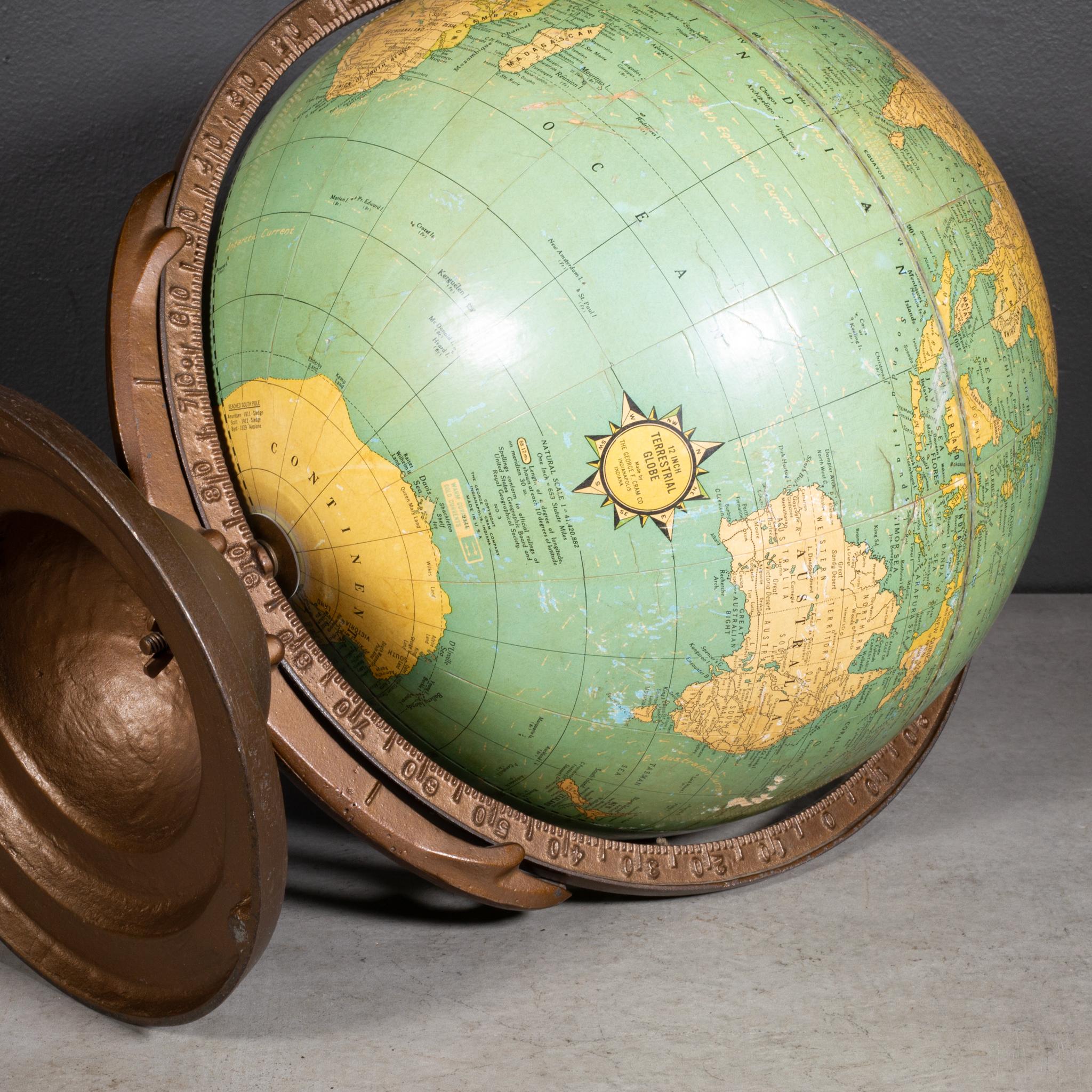 20ième siècle Globe terrestre de 12 pouces A.I.C. Crams c.1930-1939 en vente