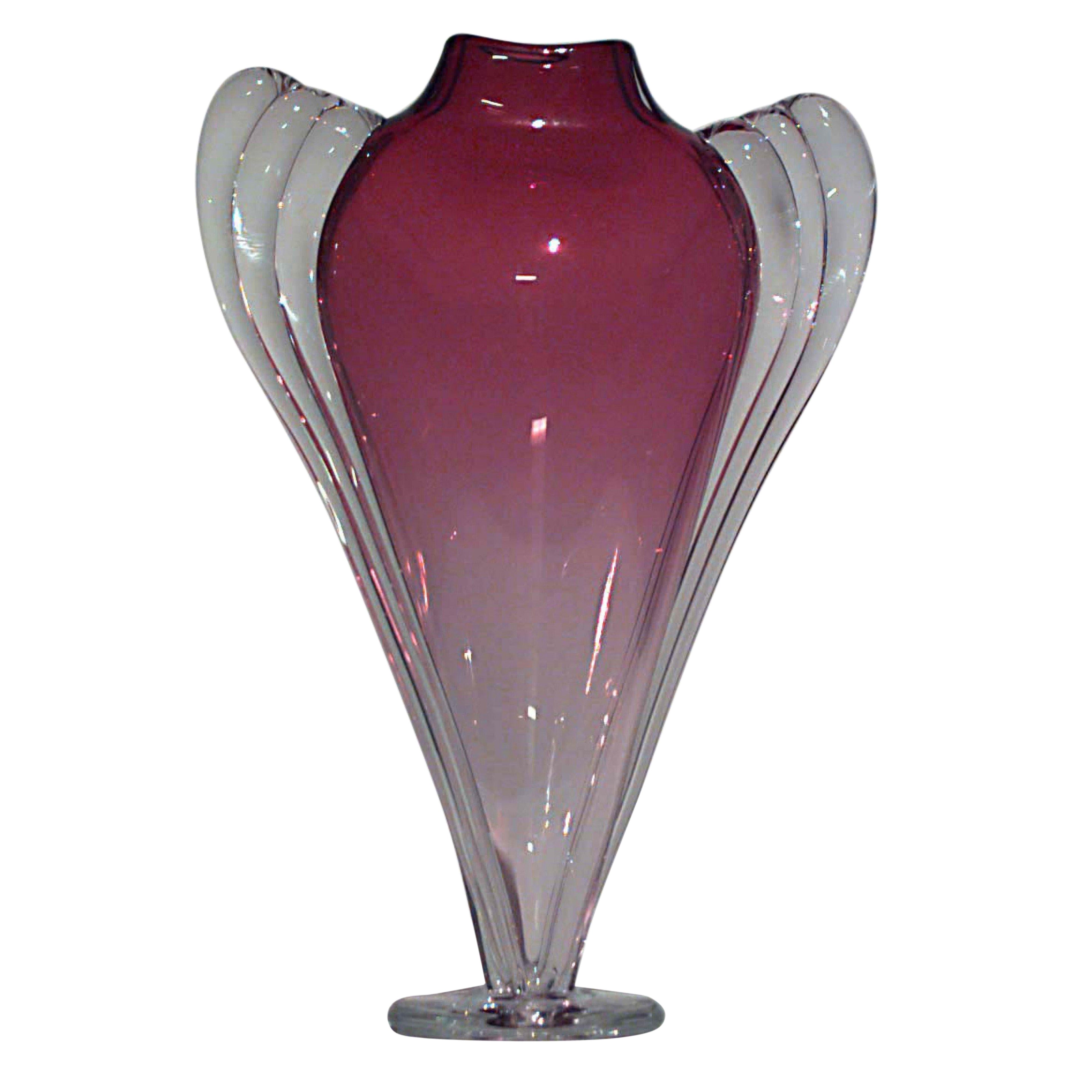 Art Deco Cranberry Glass Vase im Angebot