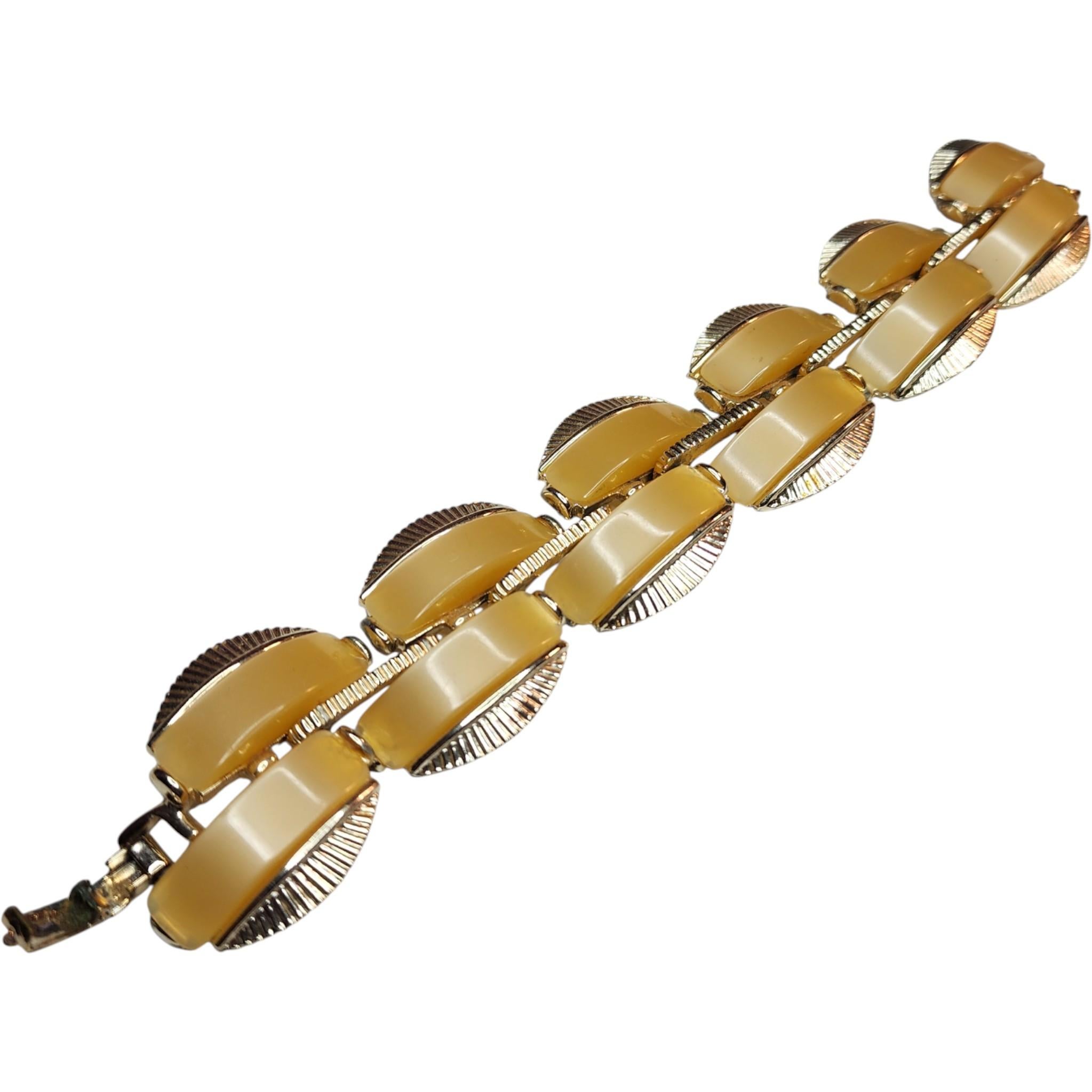 Art Deco Cream Thermoset and Gold Tone Leaf Link Bracelet, 1950s For Sale