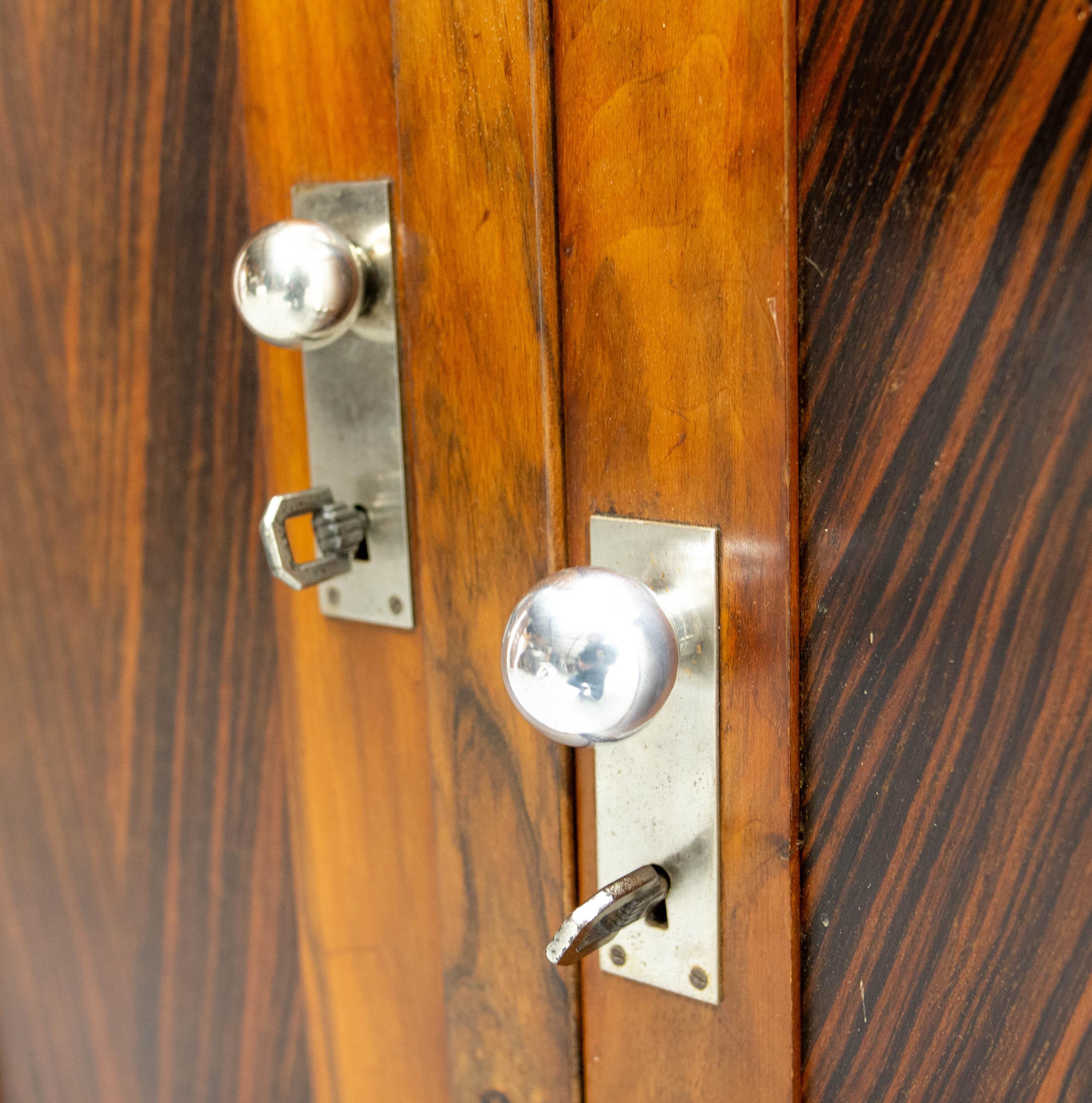 Metà XX secolo Credenza credenza Art Deco francese Sue et Mare Buffet, circa 1930 in vendita
