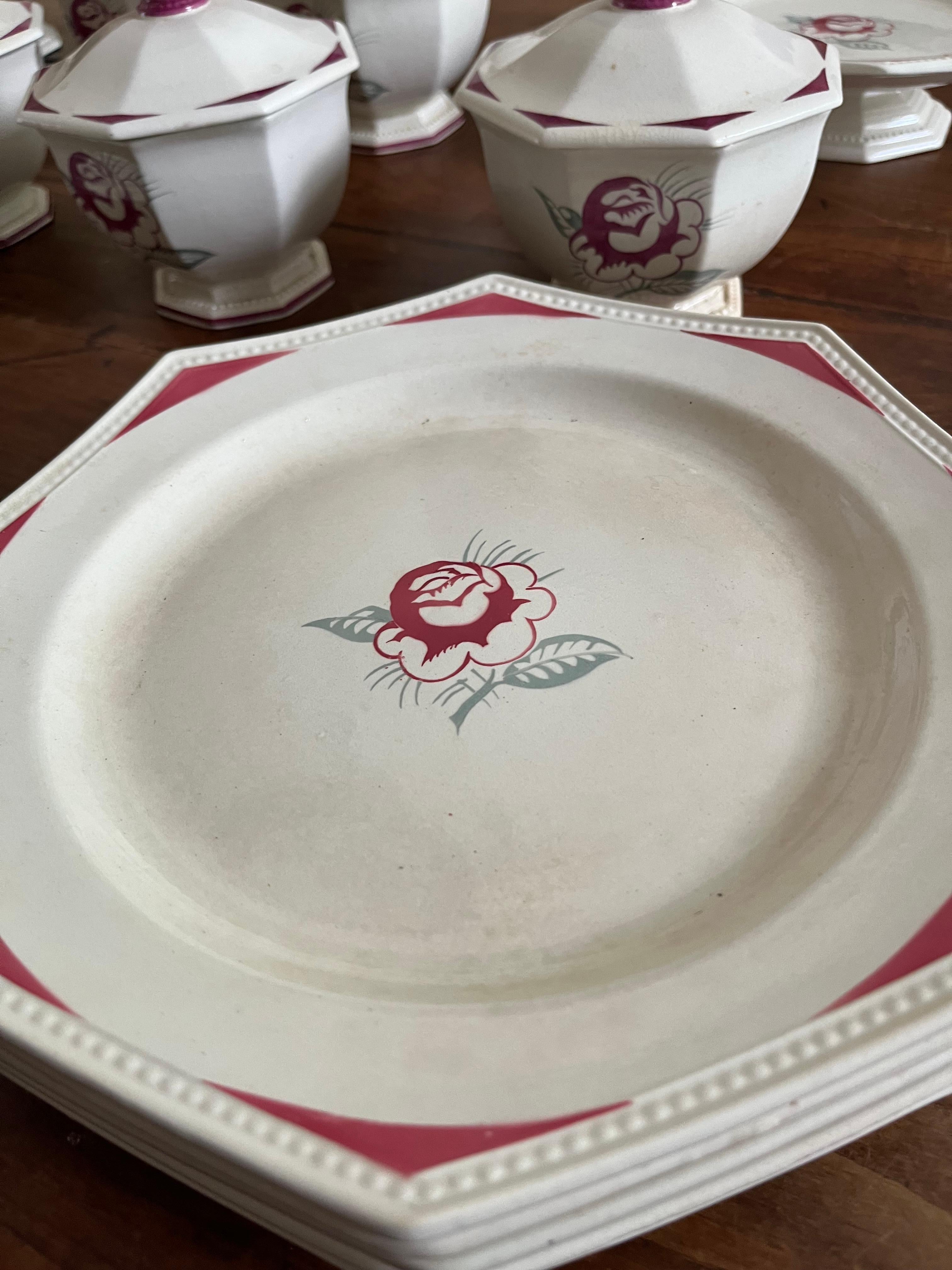 Vajilla Art Déco de loza Creil et Montereau de 43 piezas en venta 2