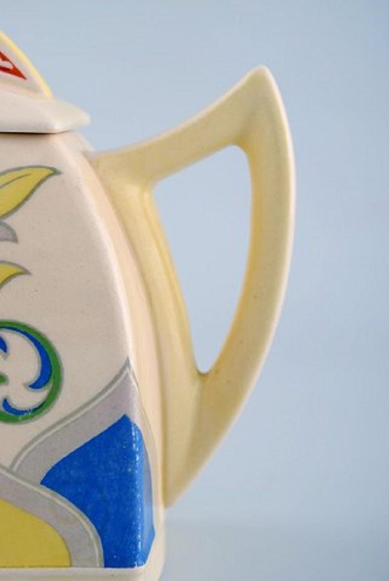 Art Deco Cresta Teapot in Hand Painted Porcelain. Royal Doulton, England 1