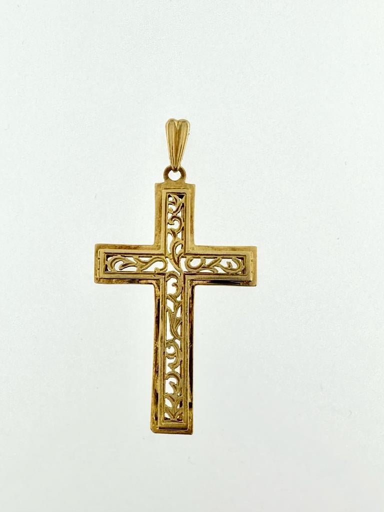 Art Deco Cross in 18kt Yellow Gold Openwork Decorated For Sale 1