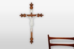 Art Deco Crucifix in oak and porcelain, Belgium ca. 1930