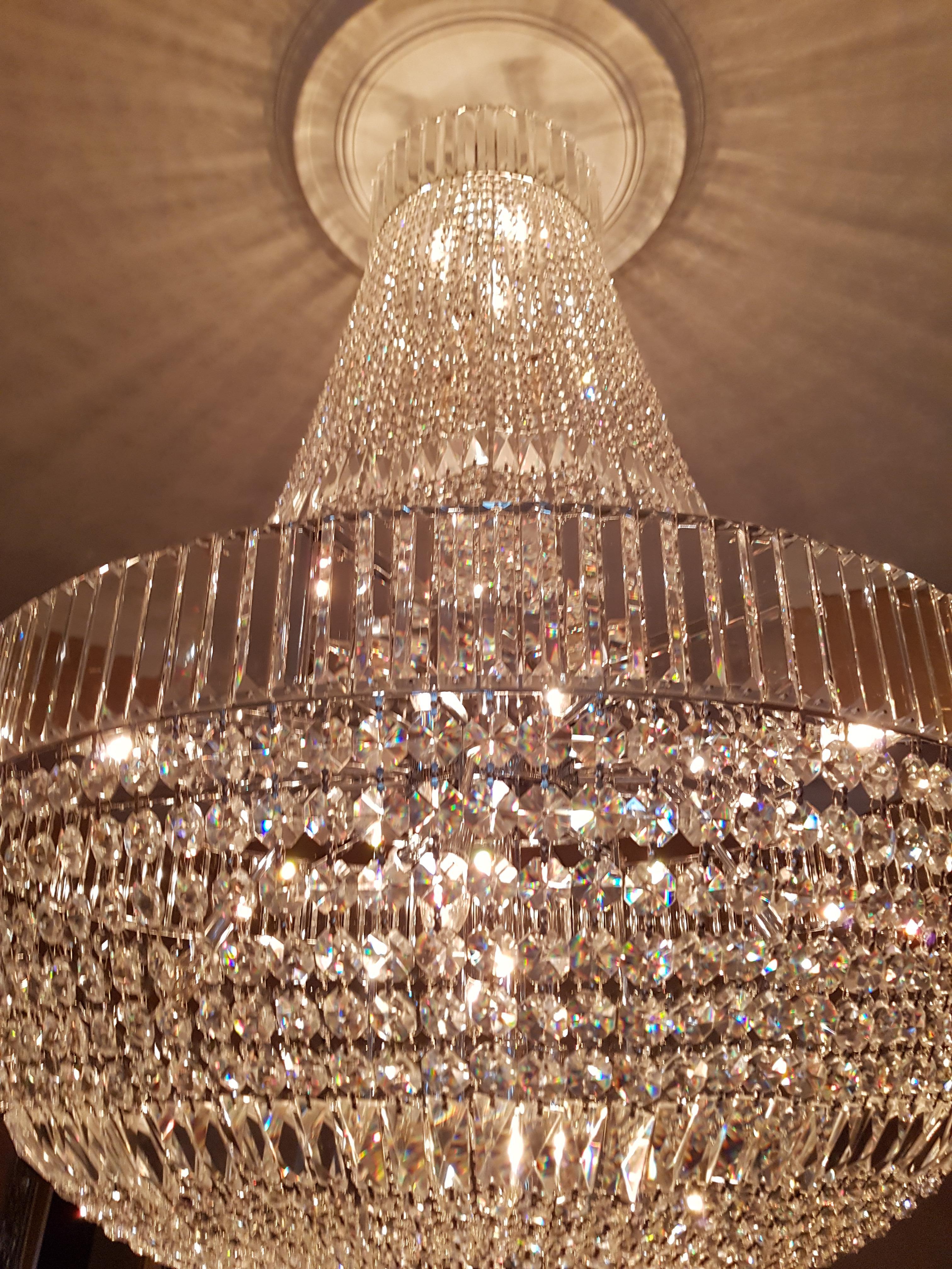 Art Deco Kristall-Kronleuchter Empire Sac a Perlen-Palastlampe Chrom (Deutsch) im Angebot