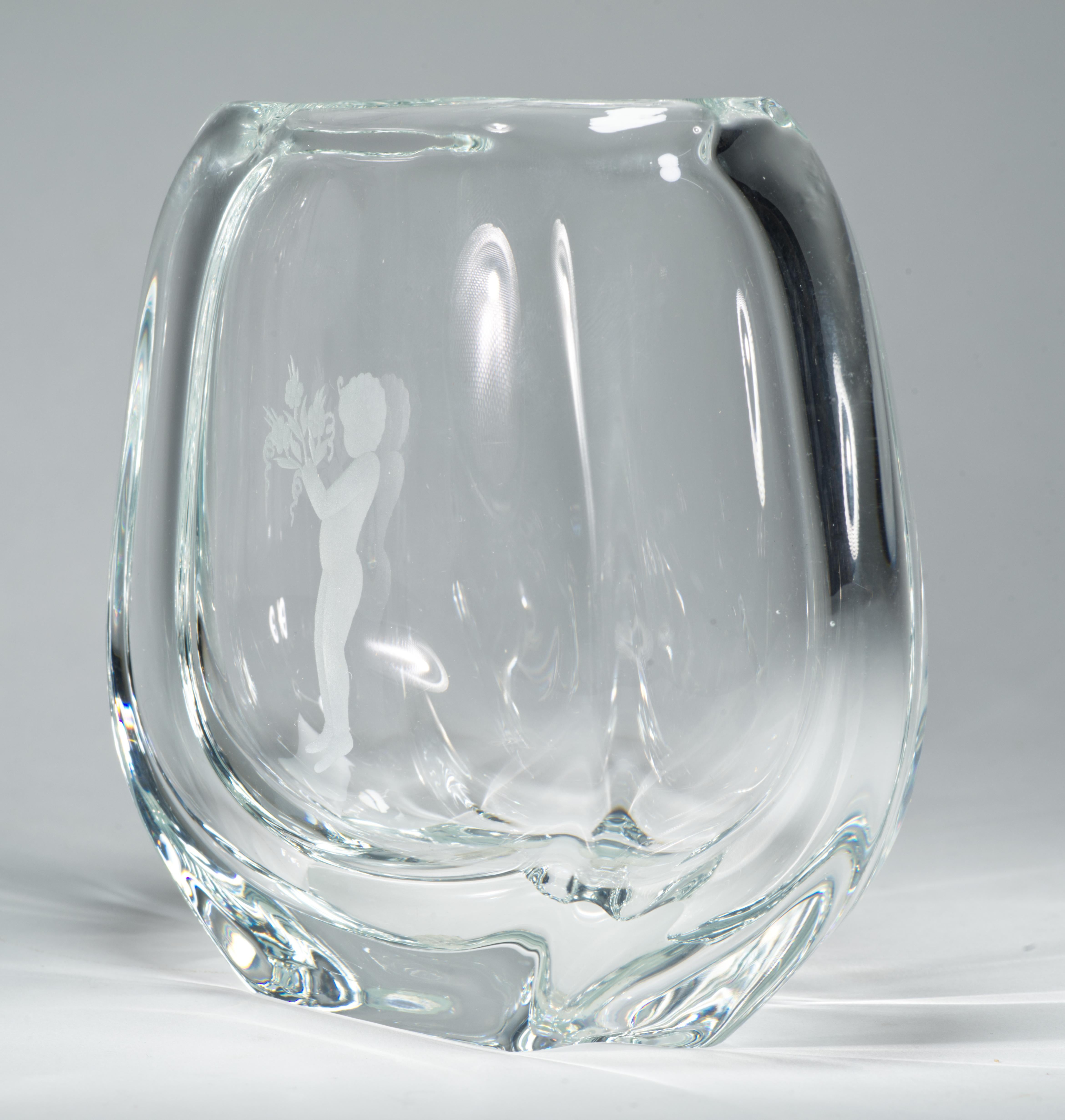 Art Deco Kristall Vase mit Gravur von Johansfors Schweden (Schwedisch) im Angebot