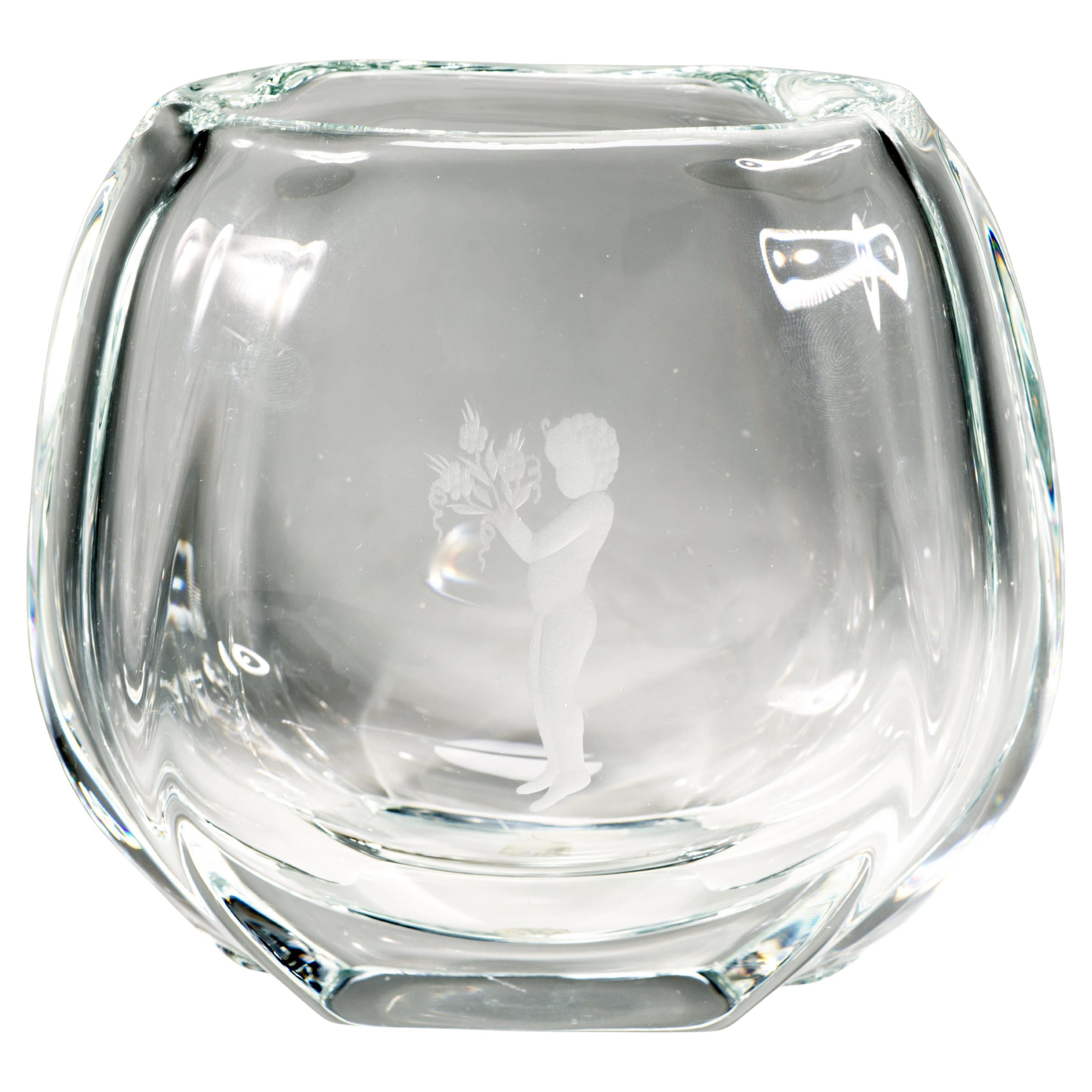 Art Deco Kristall Vase mit Gravur von Johansfors Schweden im Angebot