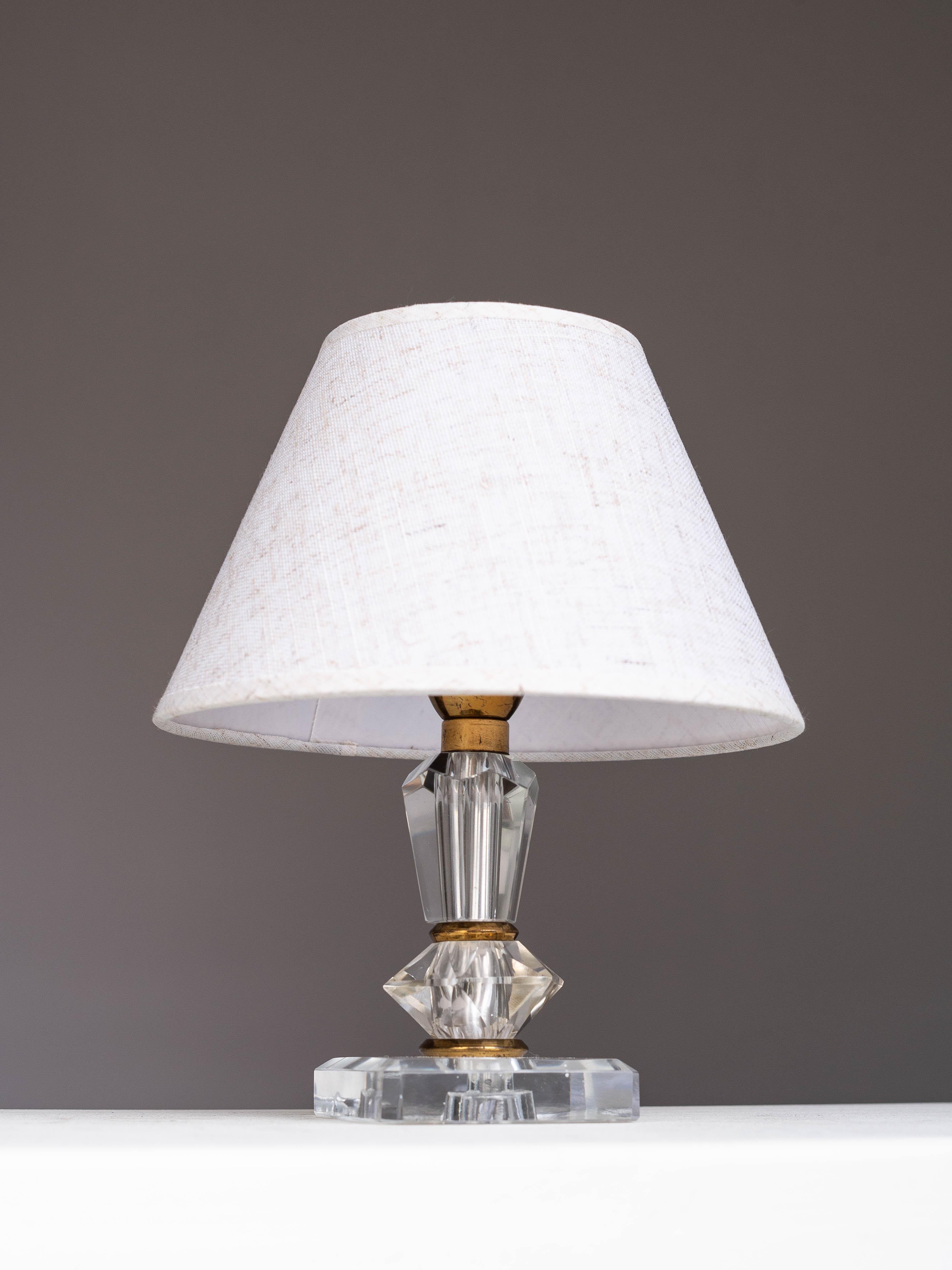 Brass Art Deco Crystal Table Lamp - Hollywood Regency - France 1940s For Sale