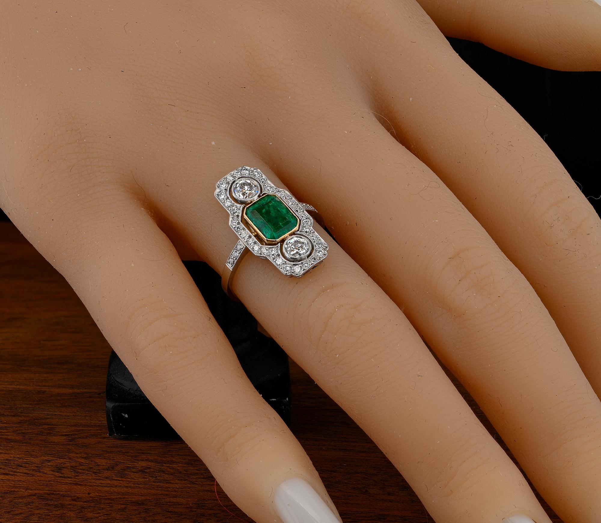 Anello in platino con diamante smeraldo colombiano Art Deco Ct 1,32 in vendita 4