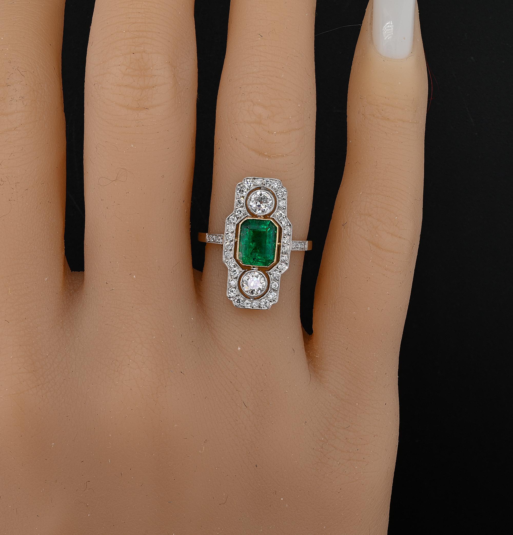 Anello in platino con diamante smeraldo colombiano Art Deco Ct 1,32 in vendita 3