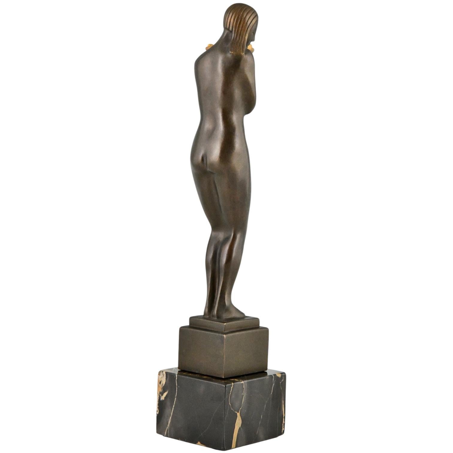 Scultura cubista in bronzo con vassoio di F. Guiraud Francia 1925 In condizioni buone in vendita a Antwerp, BE