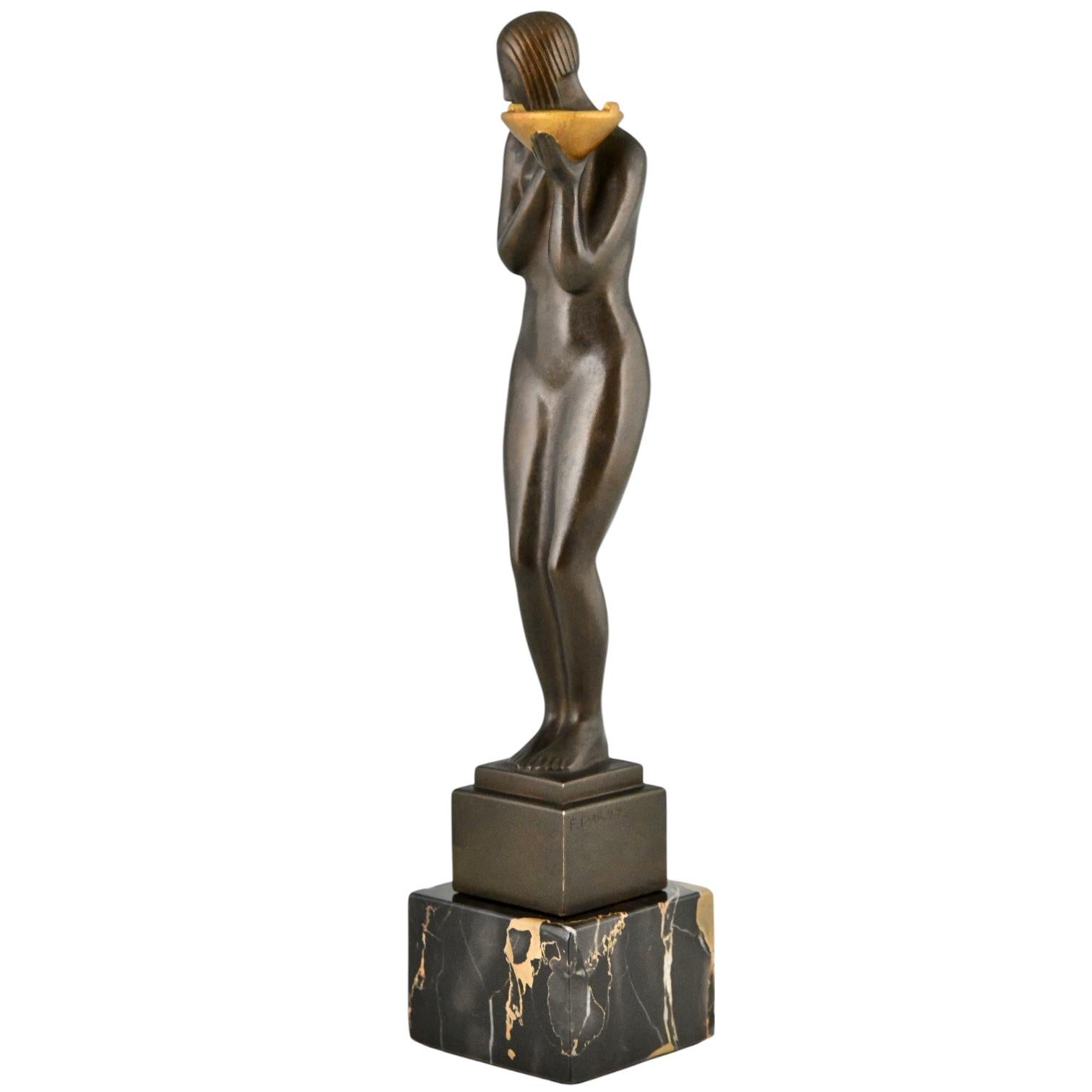 Bronzo Scultura cubista in bronzo con vassoio di F. Guiraud Francia 1925 in vendita