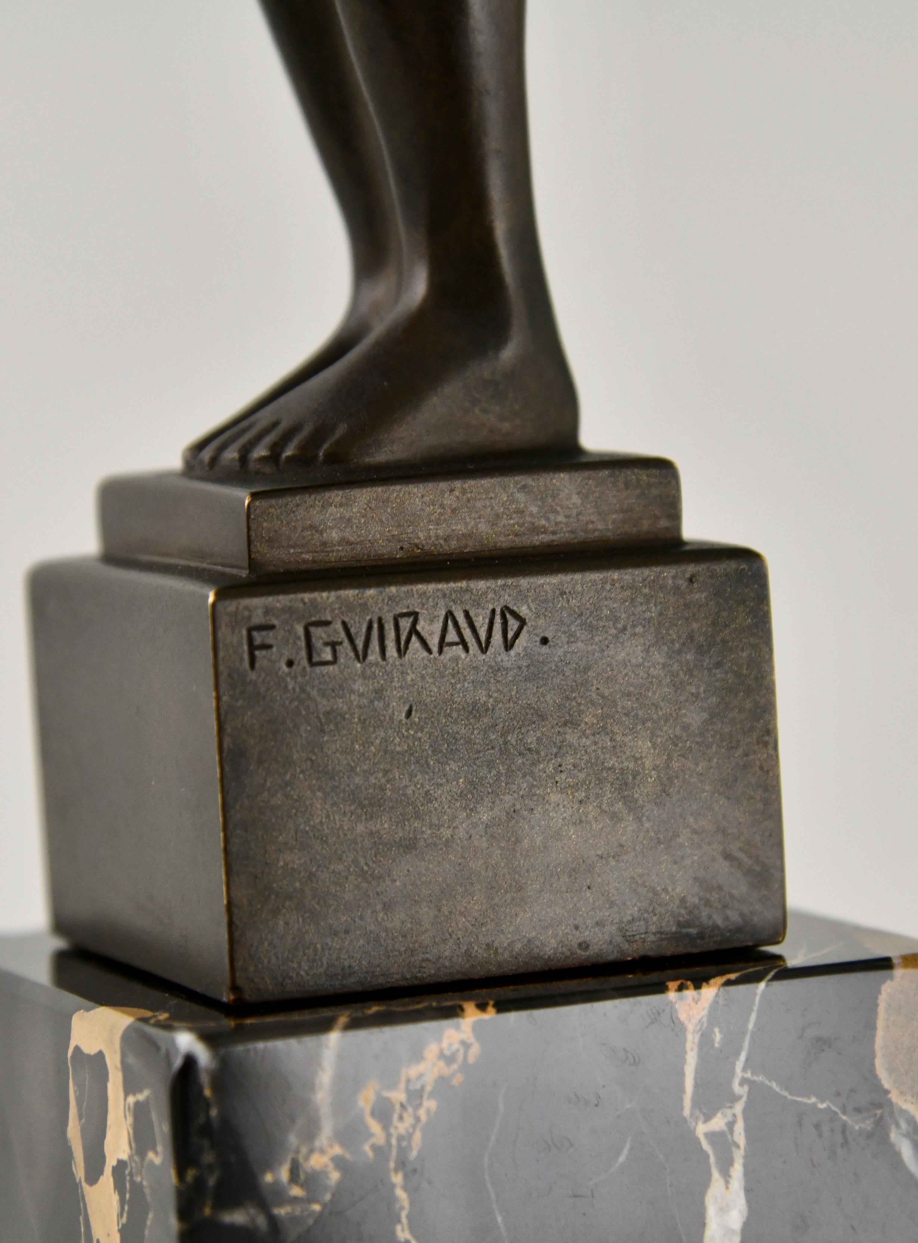 Scultura cubista in bronzo con vassoio di F. Guiraud Francia 1925 in vendita 2